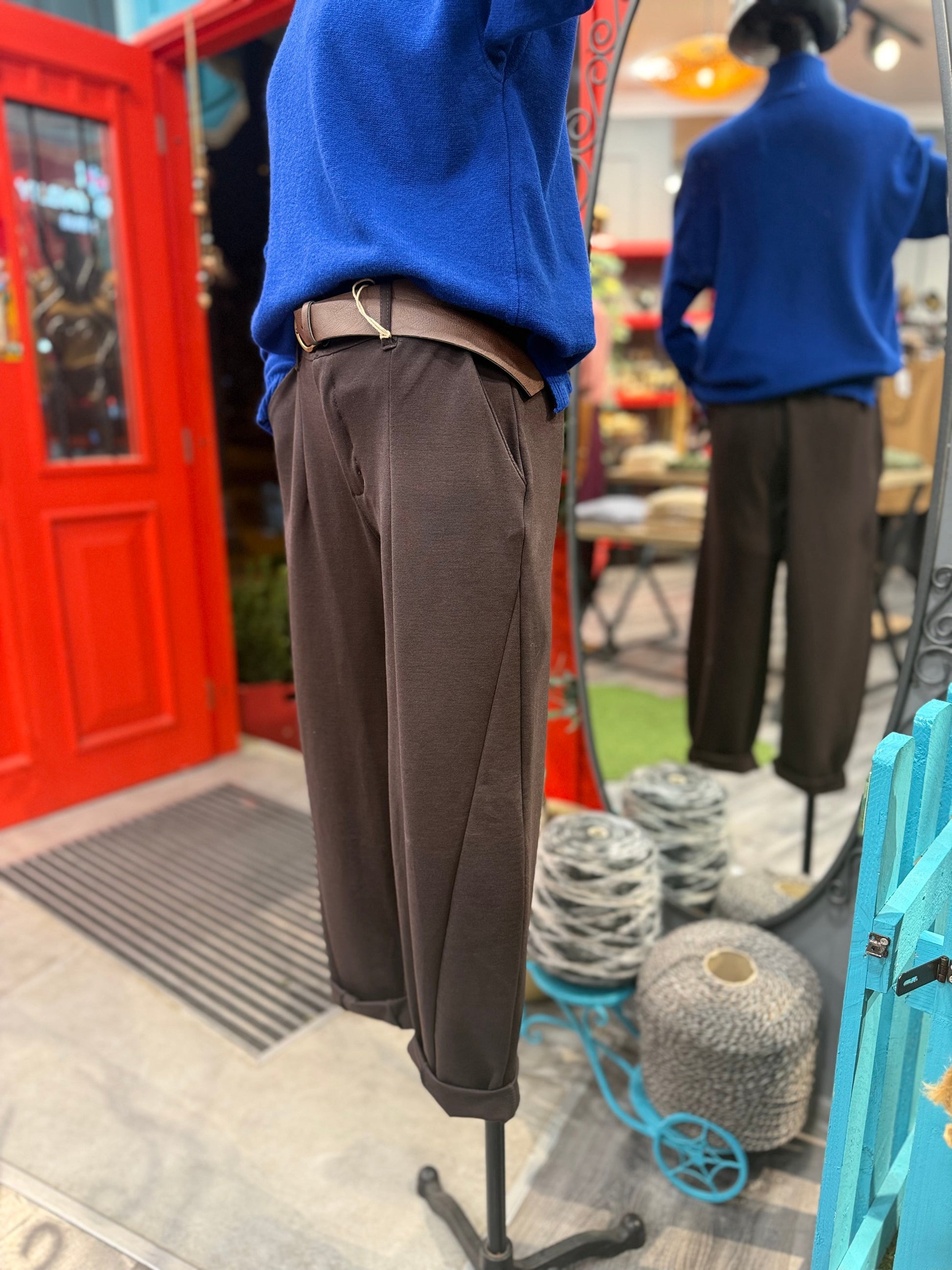 Havuç Kesim Acı Kahve Kemerli Pantolon - İtalyan Tasarımı Şık Pantolon Giyim > Alt Giyim > Pantolon butik bohem giyim – Yılday Gür Butik Üsküdar Emaar