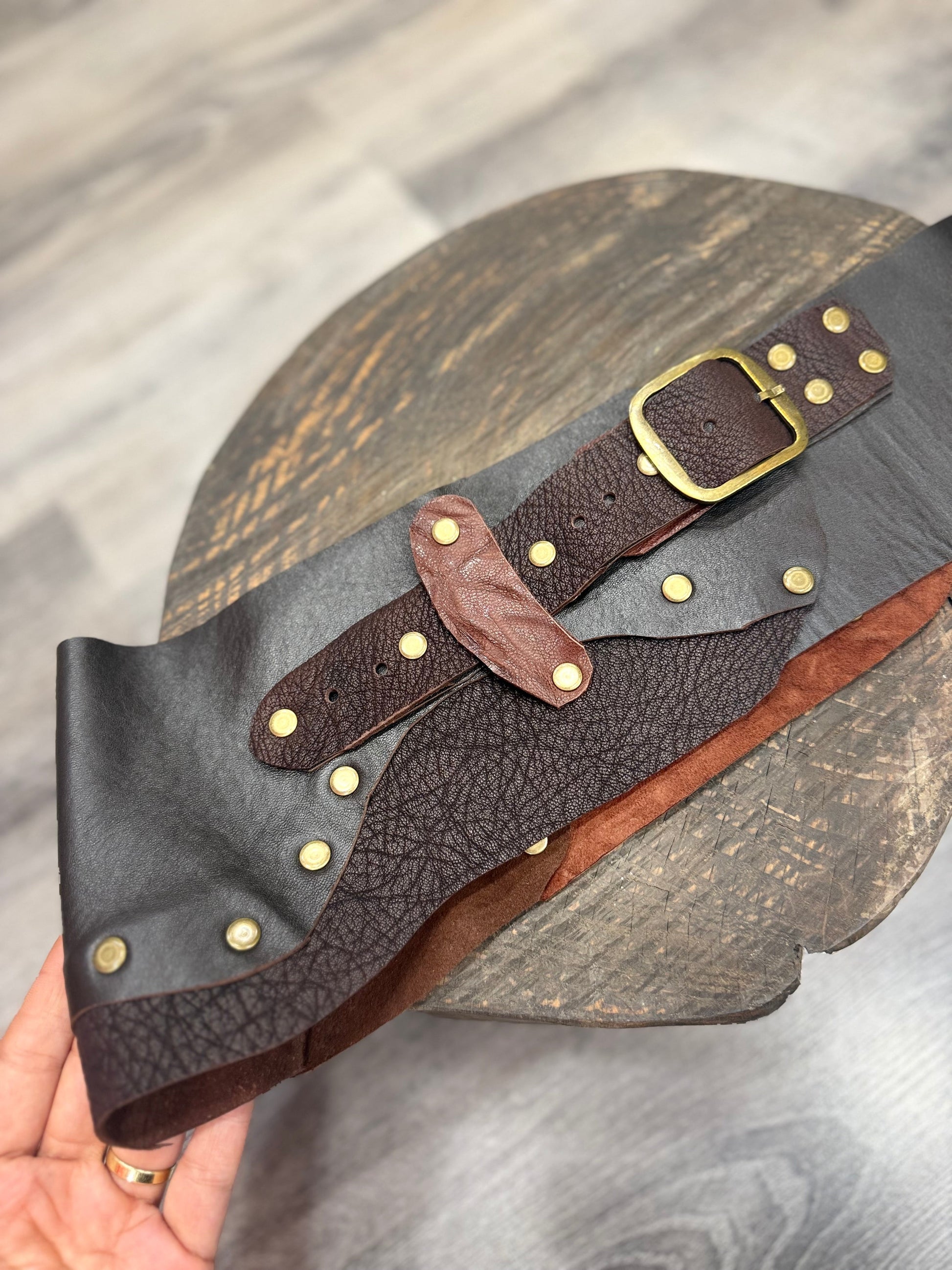 Hawthorne Hakiki Deri El Yapımı Kemer Aksesuar > Kemer butik bohem giyim – Yılday Gür Butik Üsküdar Emaar