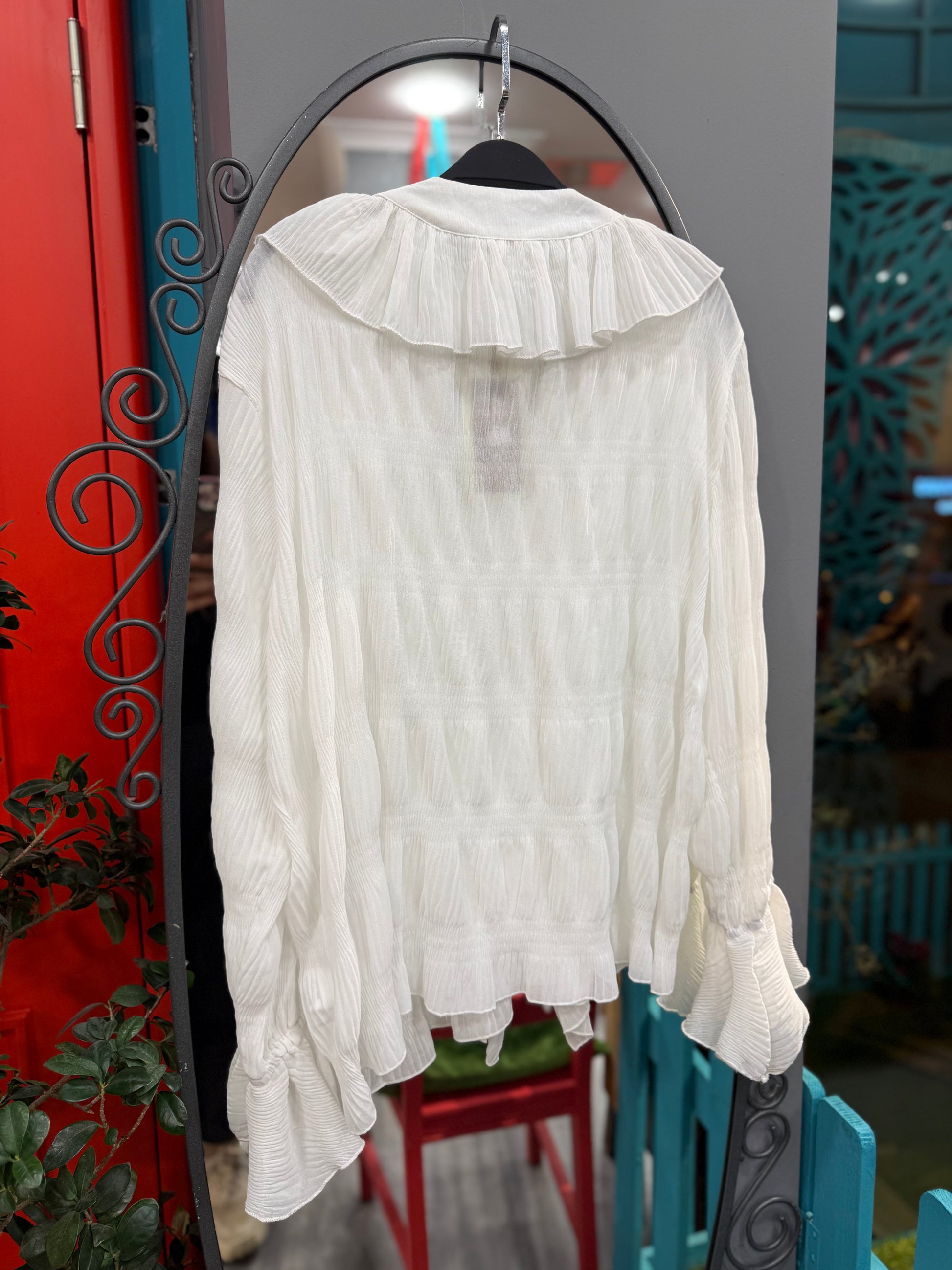 İşlemeli Fırfırlı Tasarım Beyaz Gömlek Giyim > Üst Giyim > Gömlek butik bohem giyim – Yılday Gür Butik Üsküdar Emaar