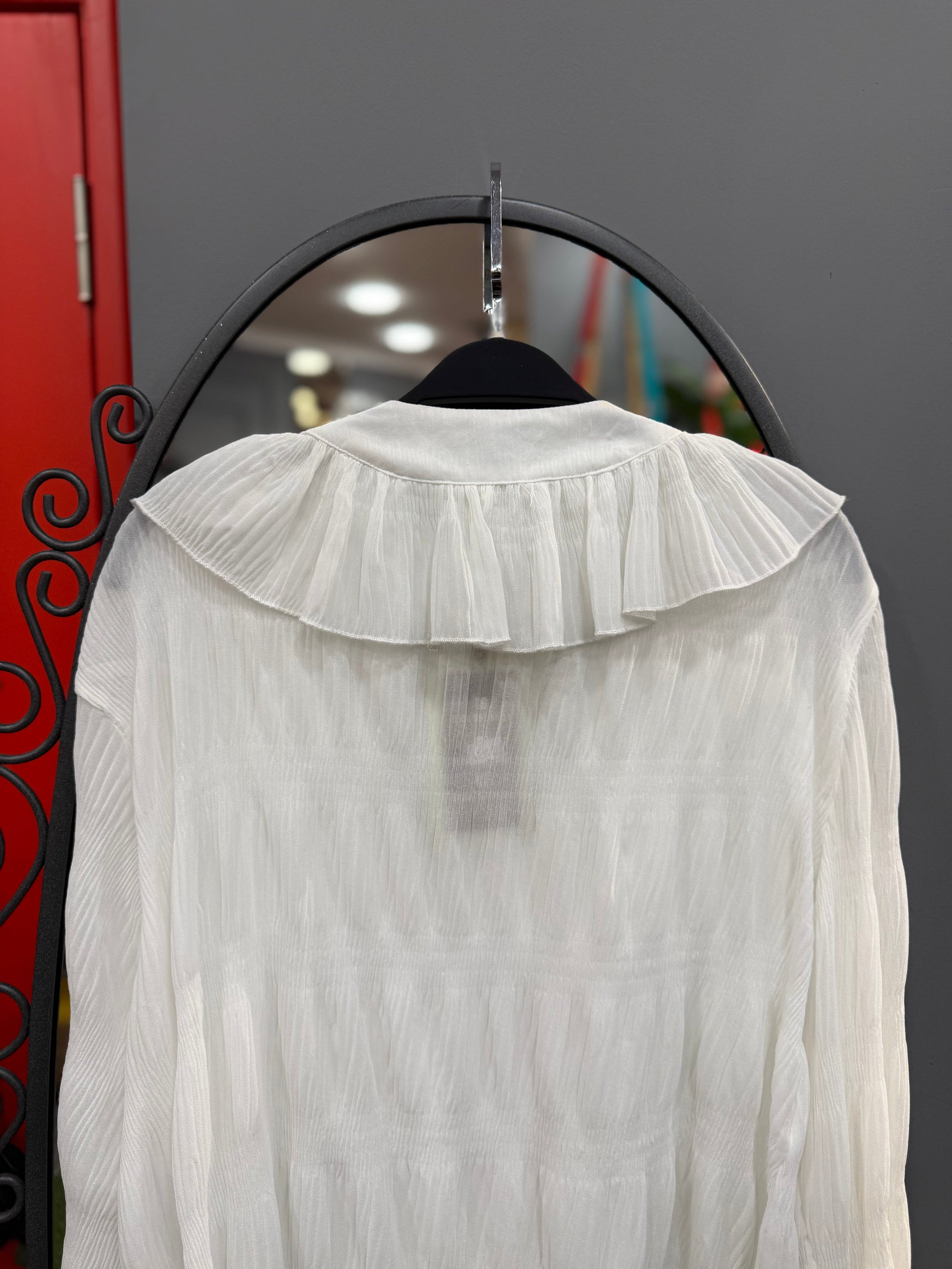 İşlemeli Fırfırlı Tasarım Beyaz Gömlek Giyim > Üst Giyim > Gömlek butik bohem giyim – Yılday Gür Butik Üsküdar Emaar