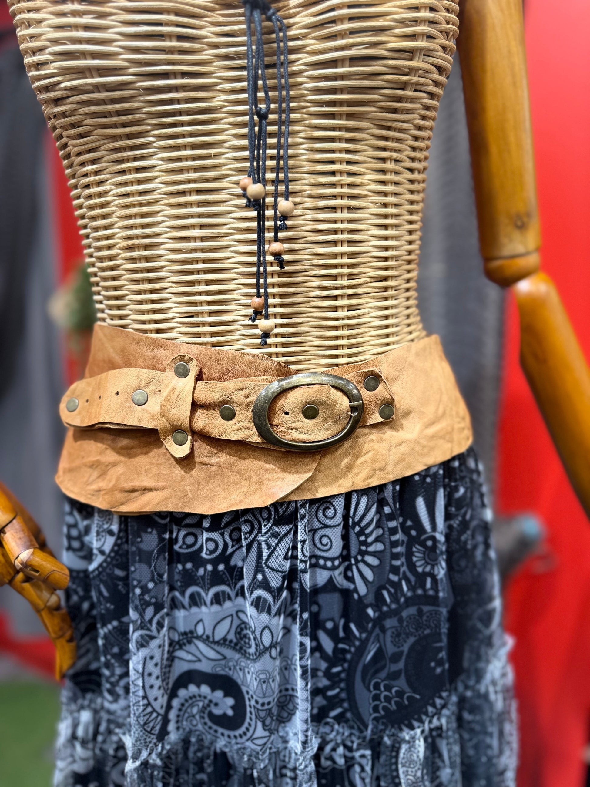 Juliet Deri Kemer | Taba Hakiki Deri El Yapımı Bohem Bel Kemer Aksesuar > Kemer butik bohem giyim – Yılday Gür Butik Üsküdar Emaar