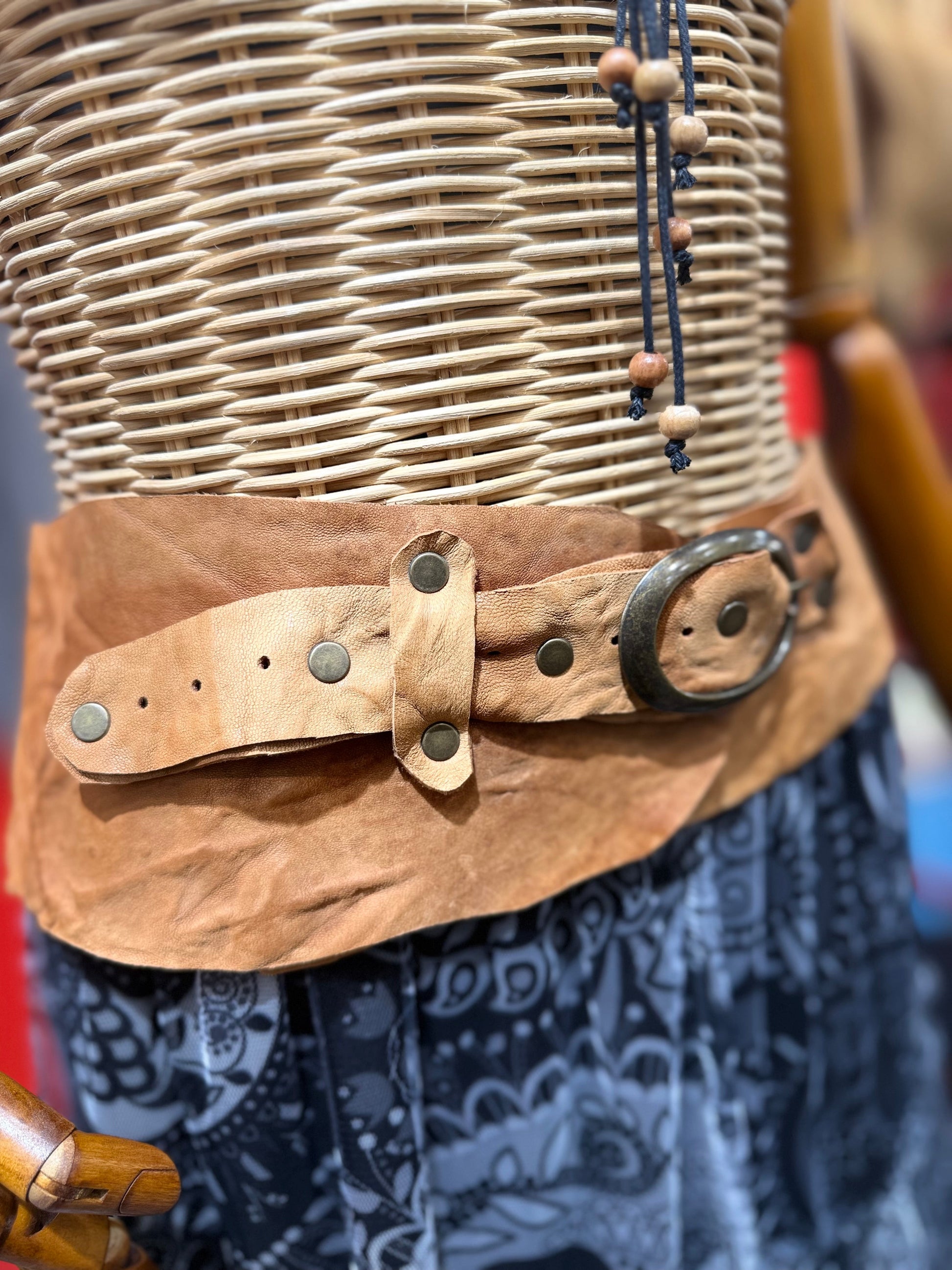 Juliet Deri Kemer | Taba Hakiki Deri El Yapımı Bohem Bel Kemer Aksesuar > Kemer butik bohem giyim – Yılday Gür Butik Üsküdar Emaar