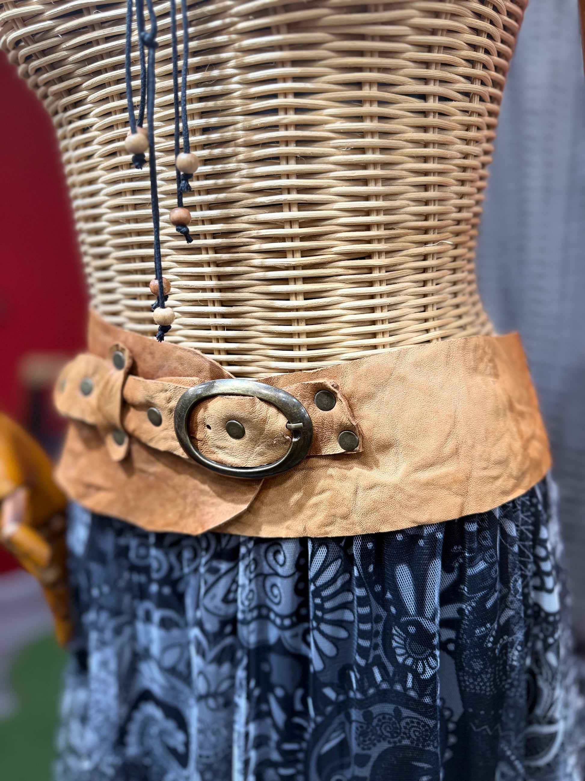 Juliet Deri Kemer | Taba Hakiki Deri El Yapımı Bohem Bel Kemer Aksesuar > Kemer butik bohem giyim – Yılday Gür Butik Üsküdar Emaar