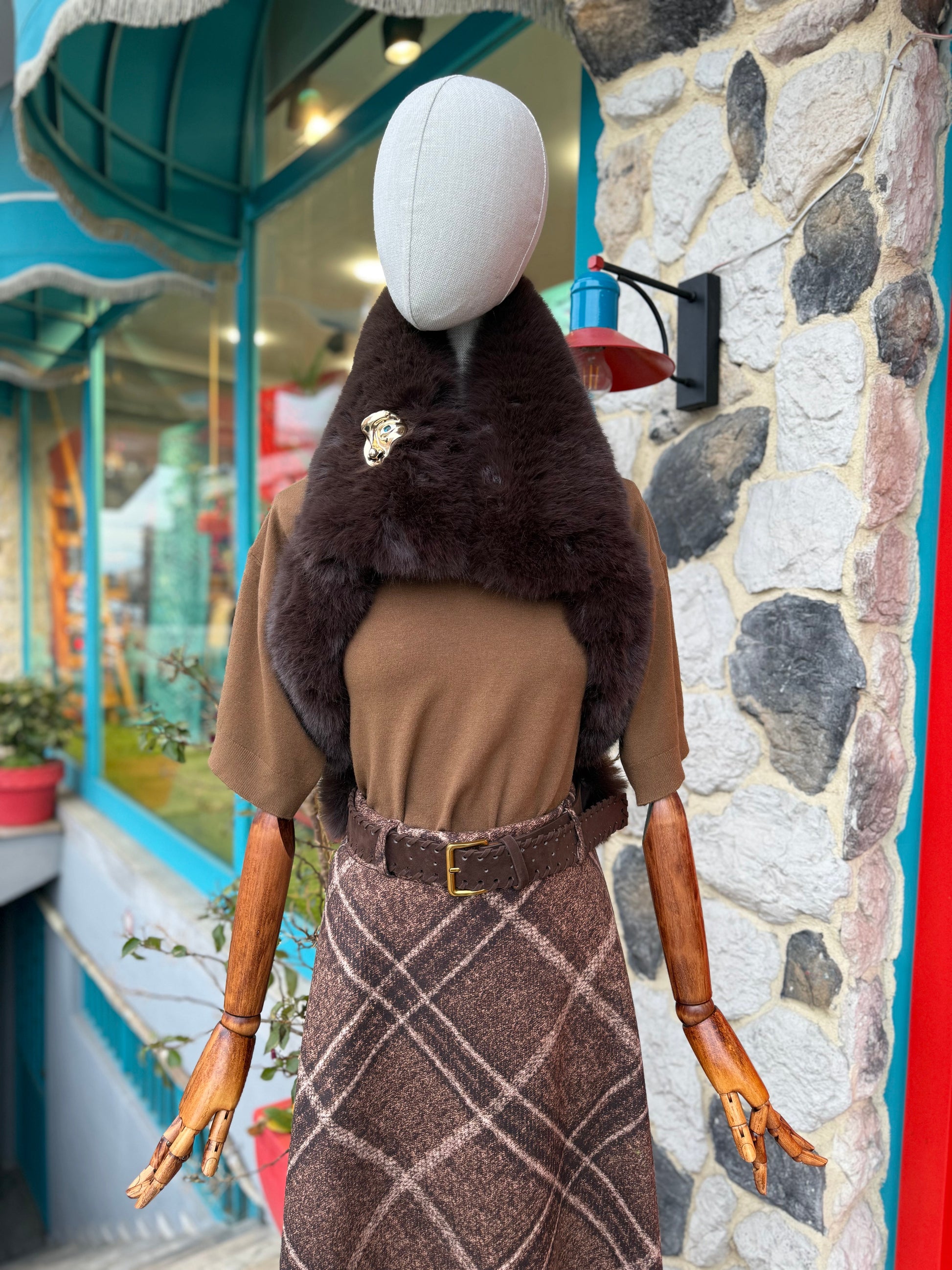 Kahverengi Kürk Yaka Aksesuarı - Portatif Lüks Kürk Yaka Aksesuarlar butik bohem giyim – Yılday Gür Butik Üsküdar Emaar