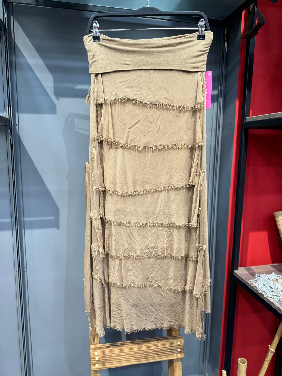 Kat Kat Tül Detaylı İtalyan İpek Etek - Vizon Tonlu Akışkan Tasarım Etek butik bohem giyim – Yılday Gür Butik Üsküdar Emaar