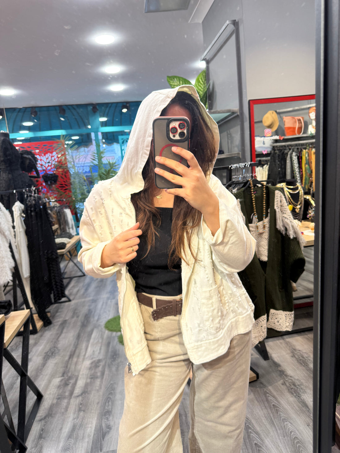 Kesikli Kapüşonlu Krem Ceket - Delikli Tasarım Fermuarlı Ceket Giyim > Dış Giyim > Ceket & Yelek > Ceket butik bohem giyim – Yılday Gür Butik Üsküdar Emaar