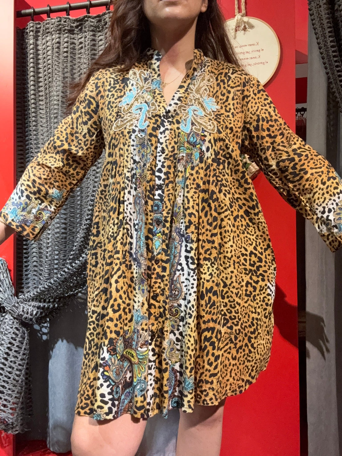 Leopar Desenli Pul İşlemeli Kadın Elbise Elbiseler butik bohem giyim – Yılday Gür Butik Üsküdar Emaar