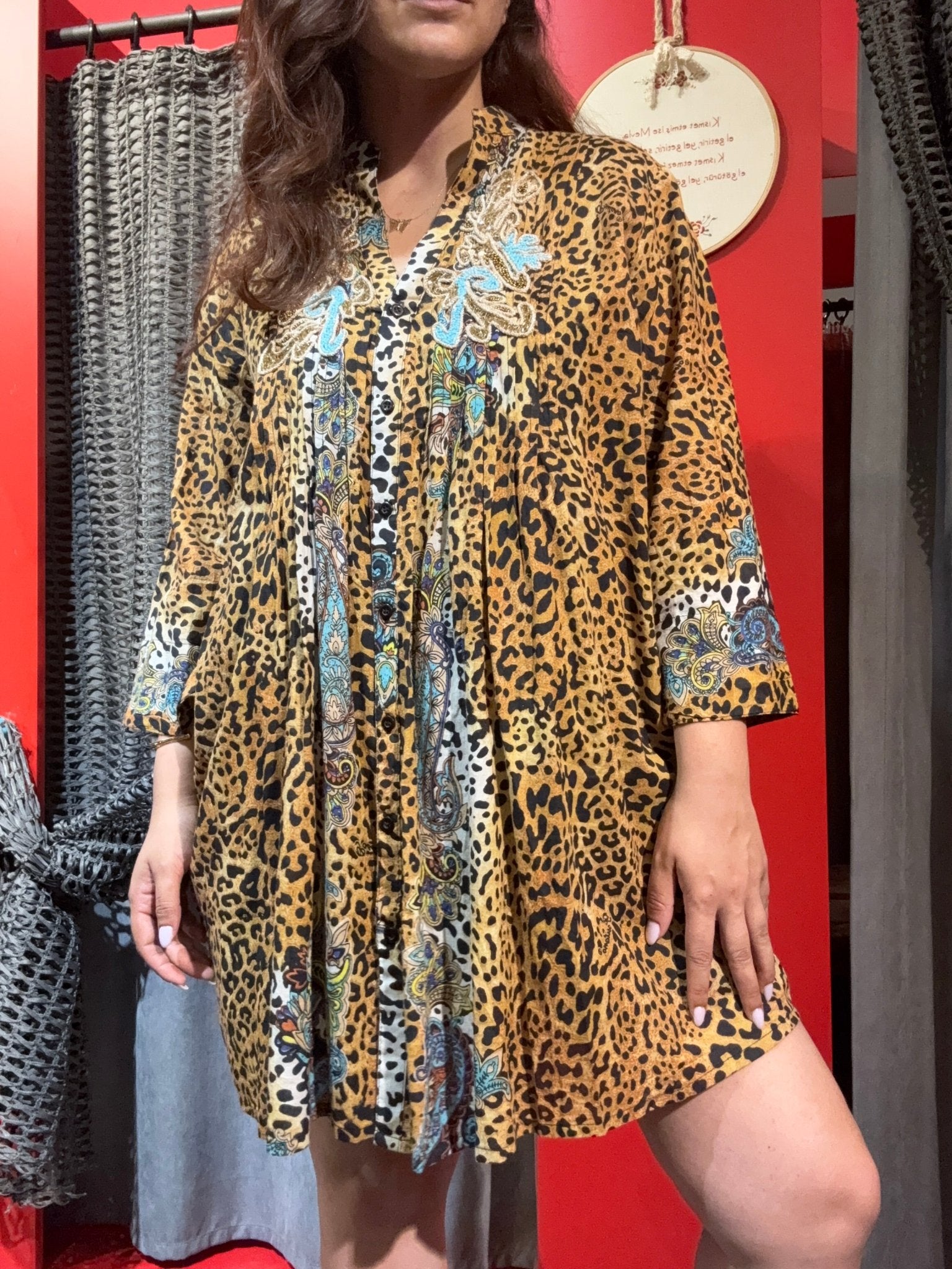 Leopar Desenli Pul İşlemeli Kadın Elbise Elbiseler butik bohem giyim – Yılday Gür Butik Üsküdar Emaar
