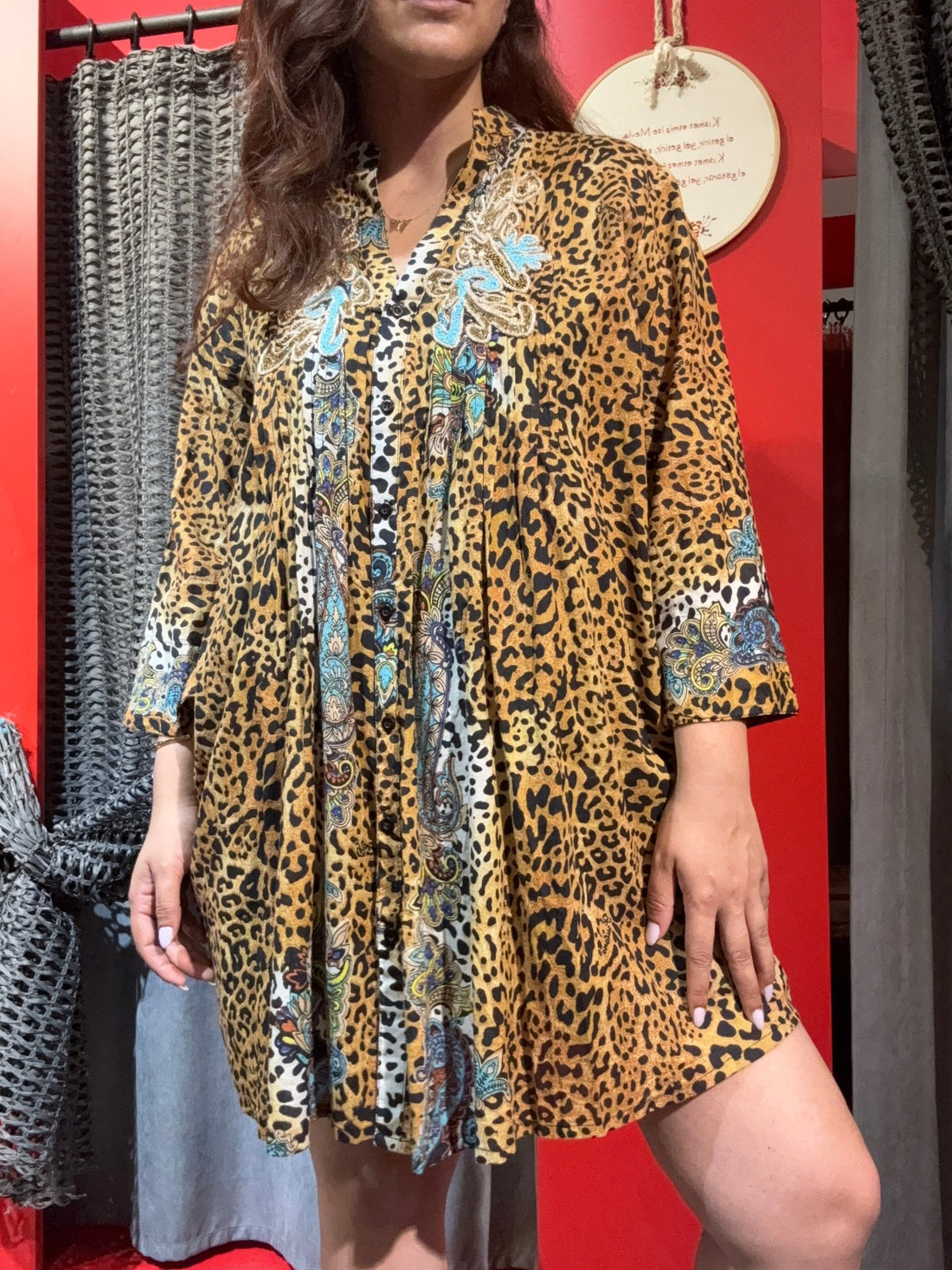 Leopar Desenli Pul İşlemeli Kadın Elbise Elbiseler butik bohem giyim – Yılday Gür Butik Üsküdar Emaar