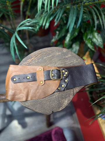 Margaux Hakiki Deri Bohem Bel Kemeri | El Yapımı Taba & Krem Aksesuar > Kemer butik bohem giyim – Yılday Gür Butik Üsküdar Emaar