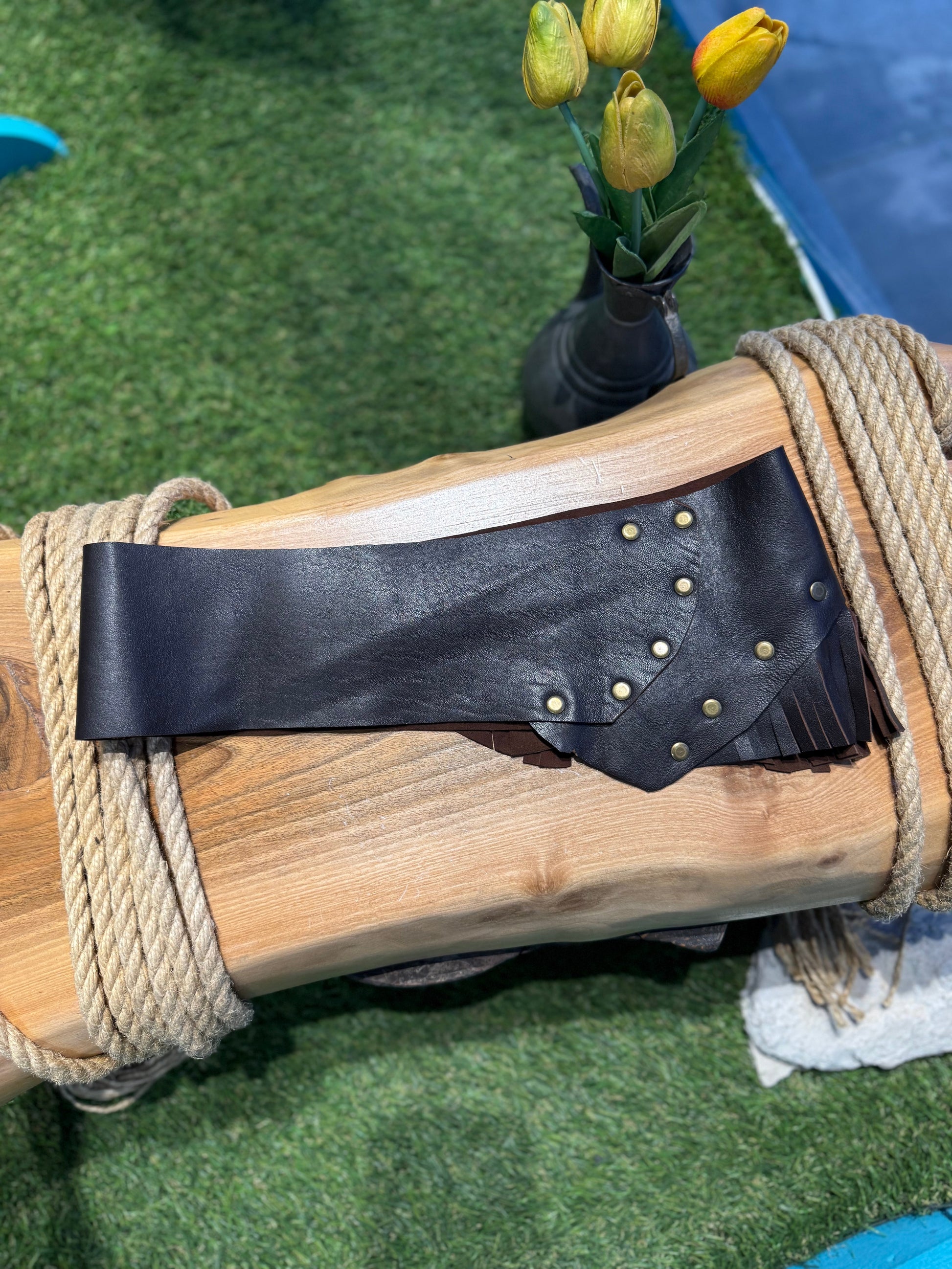 Noctra Püsküllü Acı Kahve Tasarım Hakiki Deri Kemer - Boho Chic – Bohem Tarz Kadın Giyim Tasarım | Yılday Gür Butik