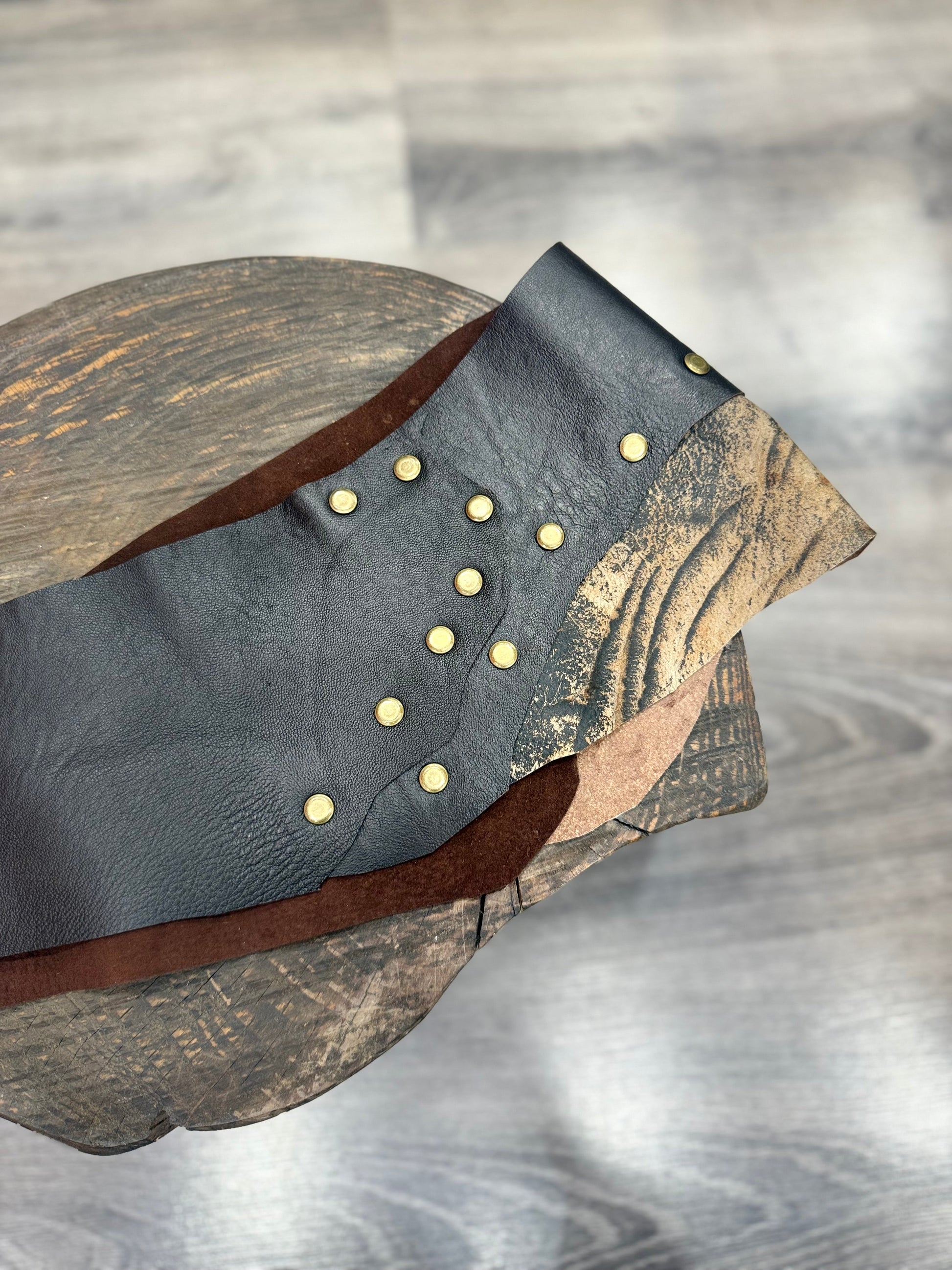 Oak Ridge Çift Renk Hakiki Deri El Yapımı Western Kemer – Siyah & Taba Aksesuar > Kemer butik bohem giyim – Yılday Gür Butik Üsküdar Emaar