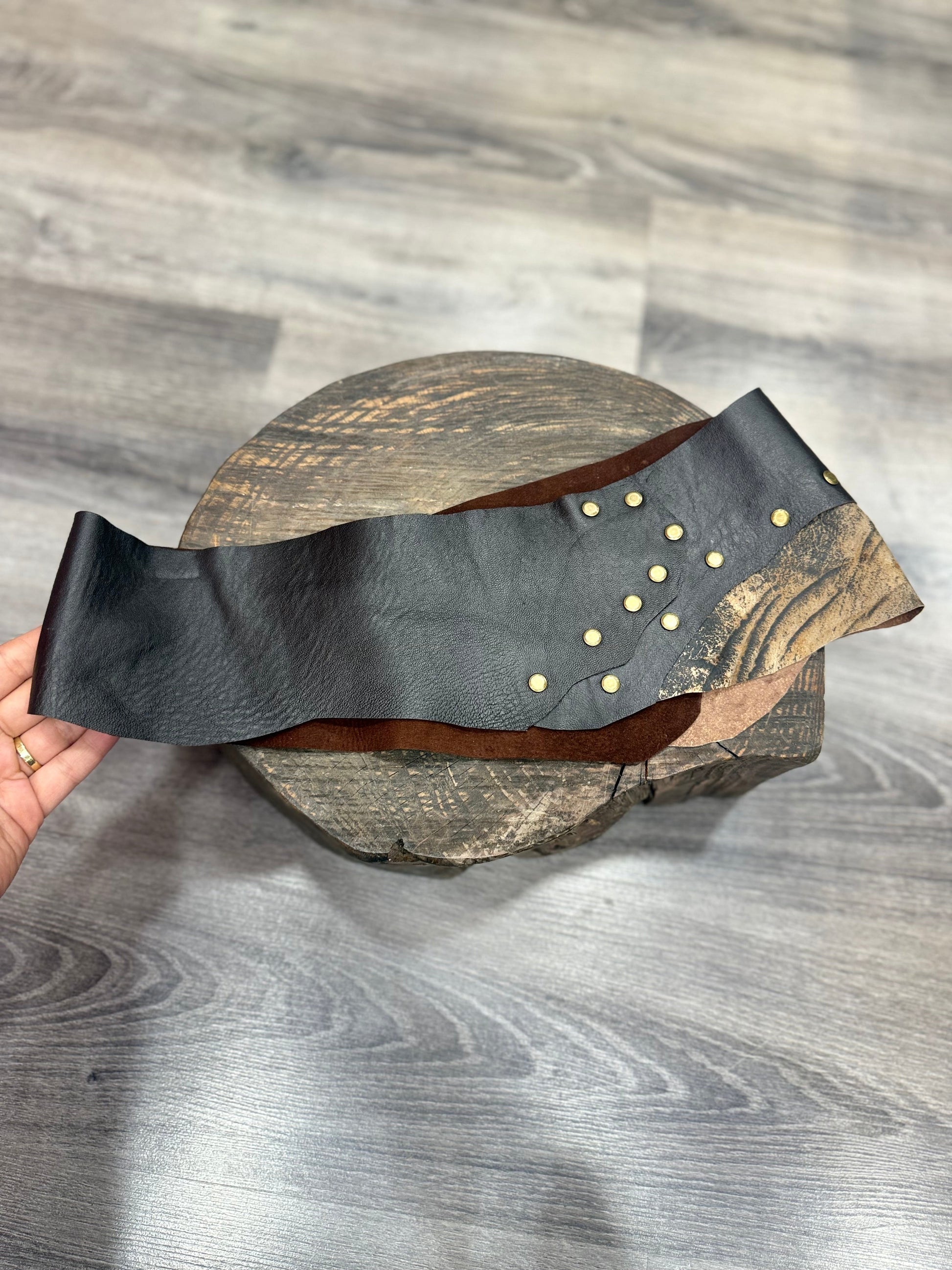 Oak Ridge Çift Renk Hakiki Deri El Yapımı Western Kemer – Siyah & Taba Aksesuar > Kemer butik bohem giyim – Yılday Gür Butik Üsküdar Emaar