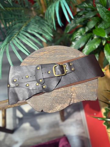 Oakley Hakiki Deri El Yapımı Bohem Kemer – Kahverengi Aksesuar > Kemer butik bohem giyim – Yılday Gür Butik Üsküdar Emaar