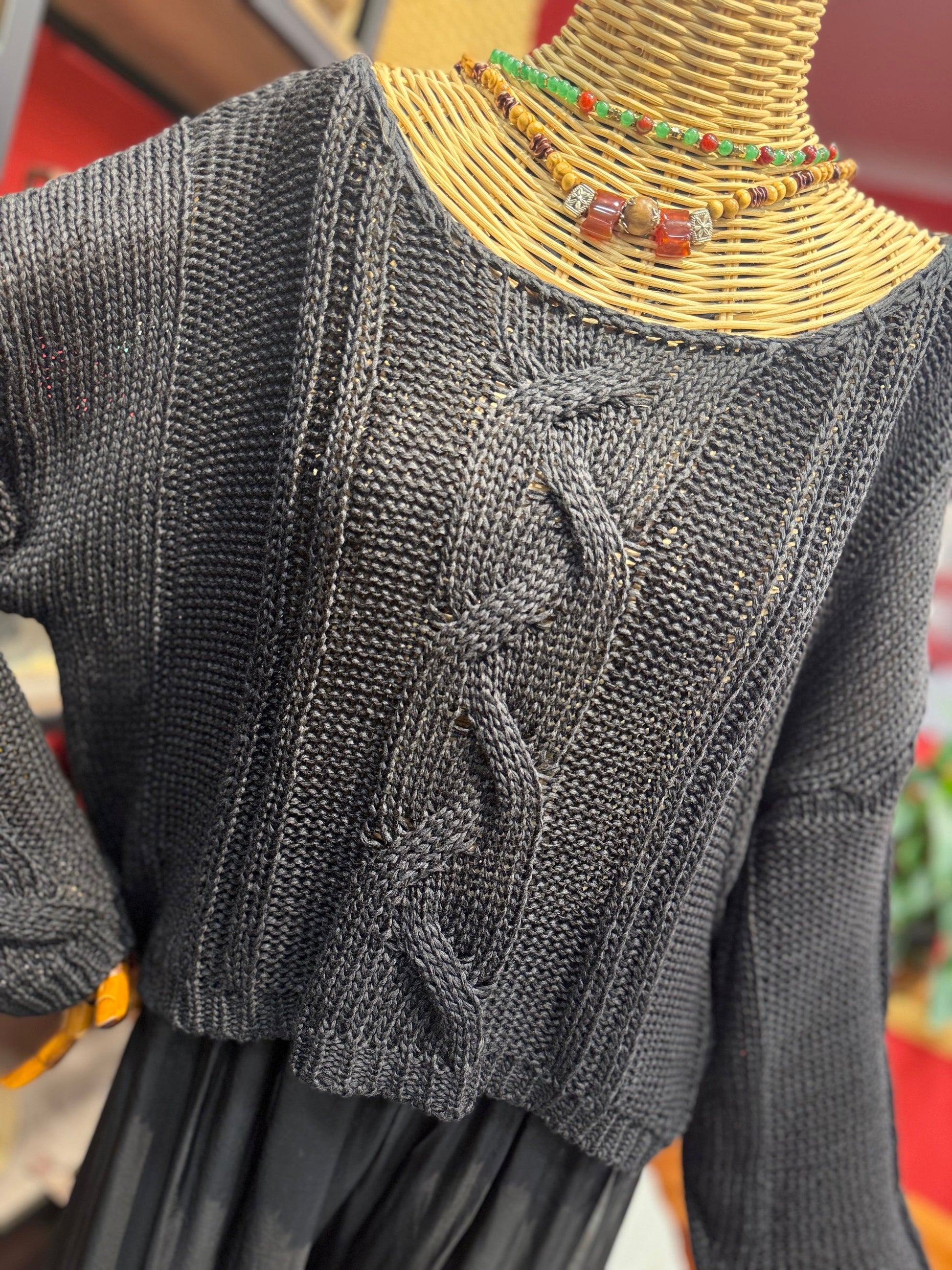 Örgü Detaylı Salaş Triko Kazak Giyim > Üst Giyim > Kazak & Hırka > Kazak butik bohem giyim – Yılday Gür Butik Üsküdar Emaar
