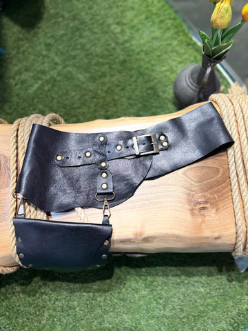 Piana Cepli Deri Kemer - Fonksiyonel Çantalı ve Kancalı Tasarım Bel Kemeri Aksesuar > Kemer butik bohem giyim – Yılday Gür Butik Üsküdar Emaar