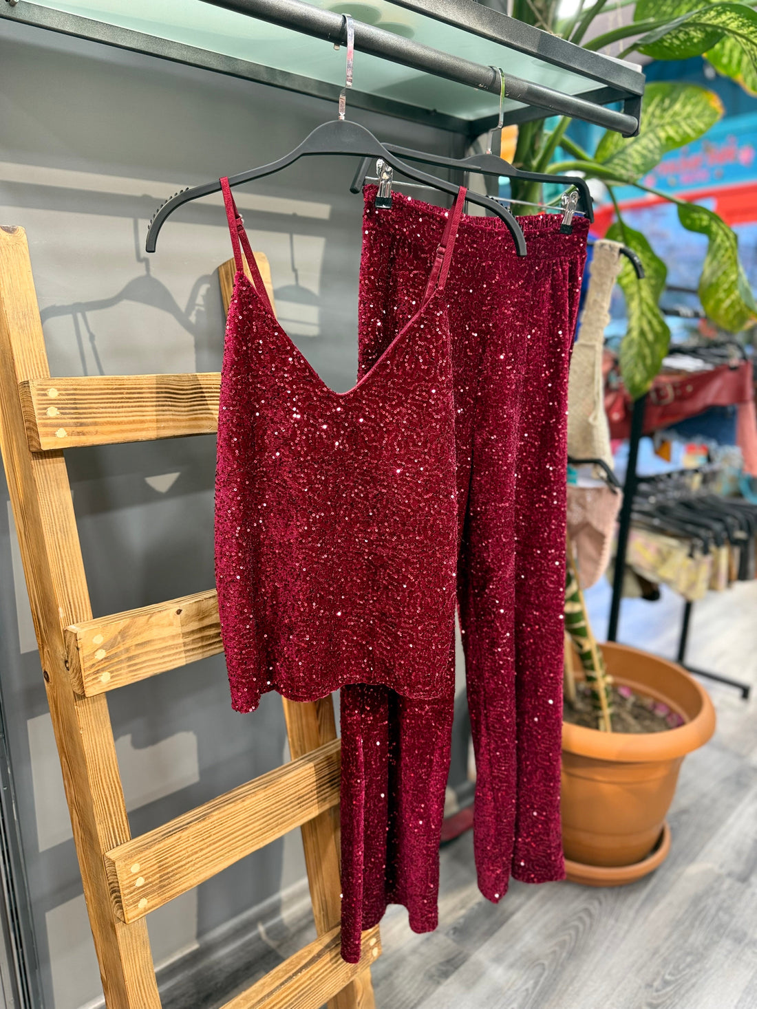 Pul İşlemeli Kırmızı Pantolon - Işıltılı Bohem Tasarım Pantolon Giyim > Alt Giyim > Pantolon butik bohem giyim – Yılday Gür Butik Üsküdar Emaar