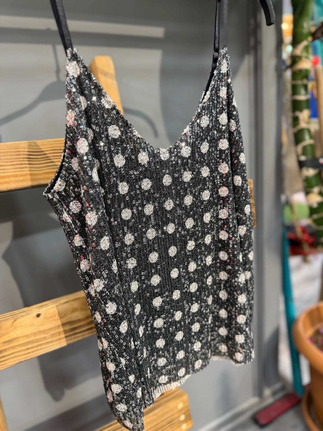 Pullu Desenli Askılı Bluz - Puantiye Motifli Işıltılı Tasarım Bluz Giyim > Bluzlar butik bohem giyim – Yılday Gür Butik Üsküdar Emaar