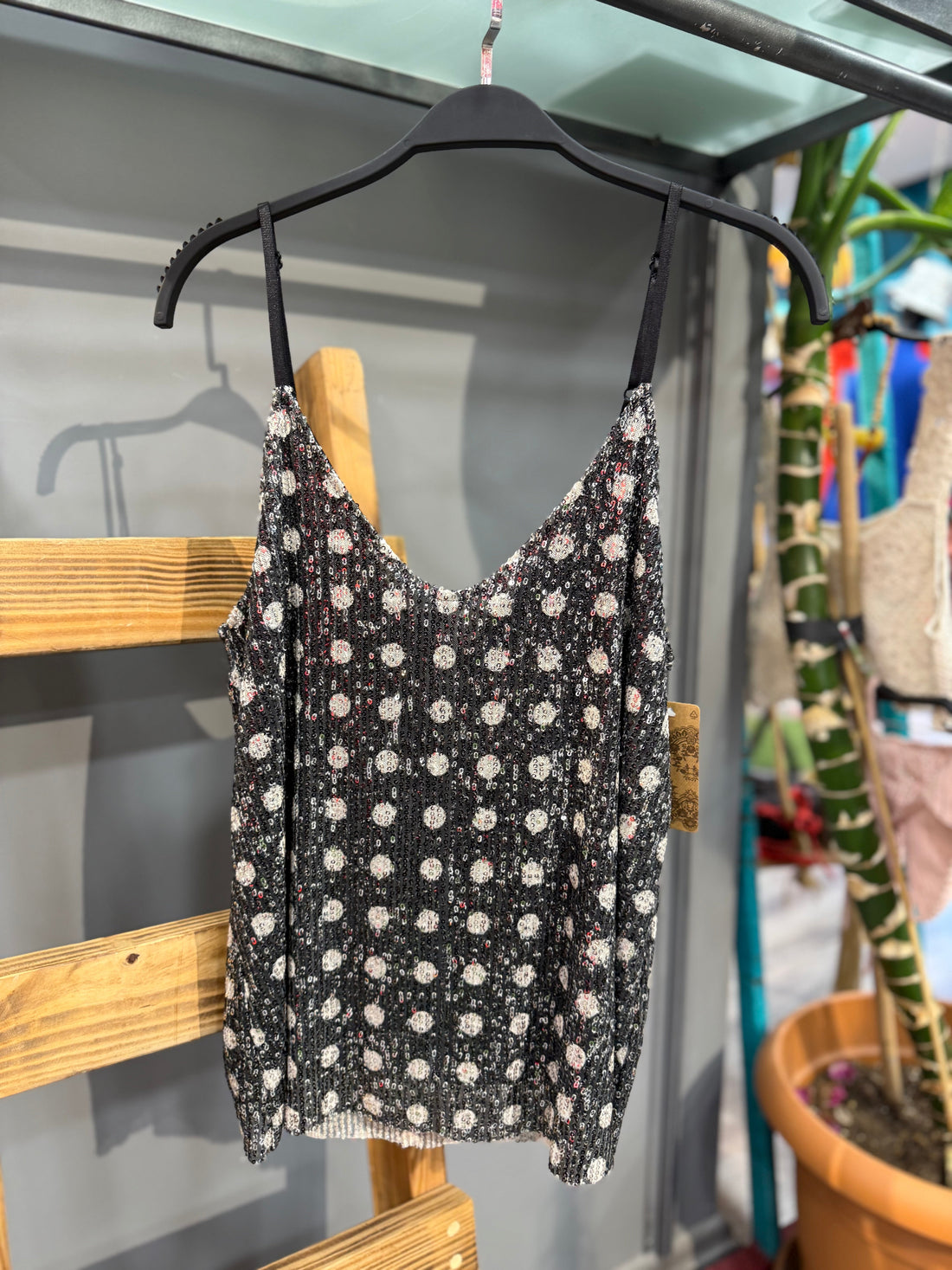 Pullu Desenli Askılı Bluz - Puantiye Motifli Işıltılı Tasarım Bluz Giyim > Bluzlar butik bohem giyim – Yılday Gür Butik Üsküdar Emaar