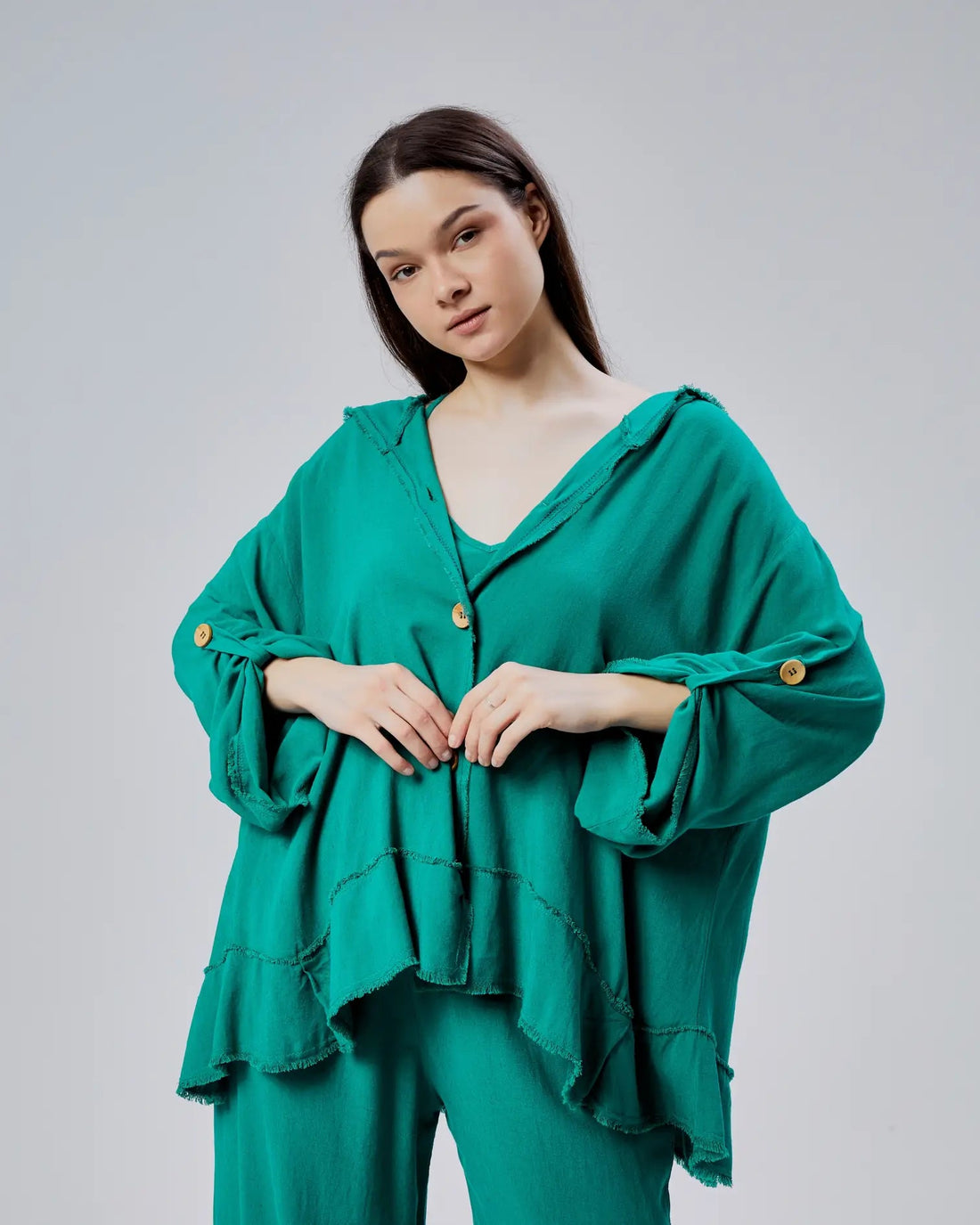 Püsküllü Yeşil Keten Hırka - Oversize Rahat Kesim Lüks Kadın Ceket Giyim > Üst Giyim > Kazak & Hırka > Hırka butik bohem giyim – Yılday Gür Butik Üsküdar Emaar