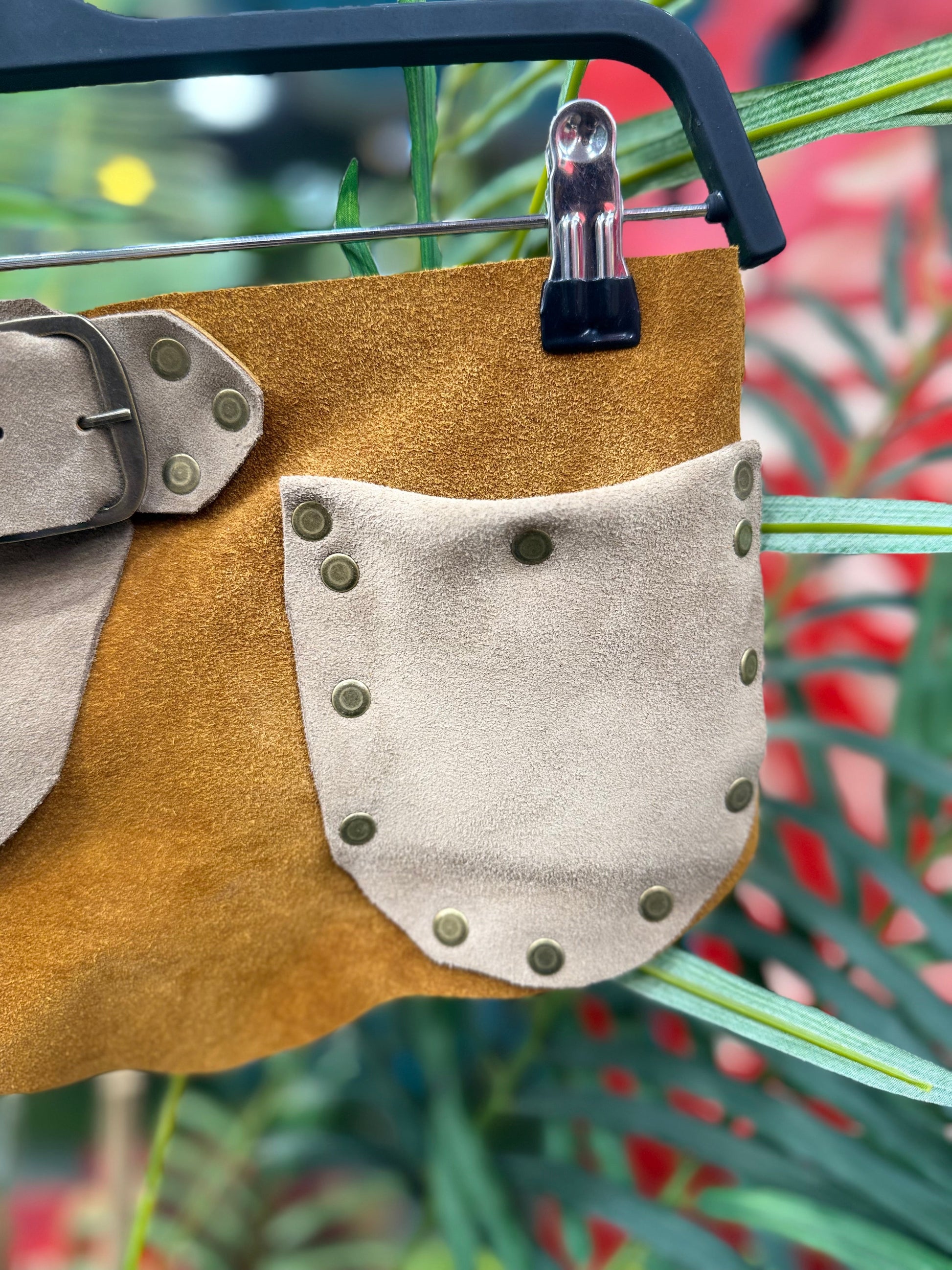 Raven Cep Detaylı Deri Kemer | Bohem Süet El Yapımı Bel Kemer – Bohem Tarz Kadın Giyim Tasarım | Yılday Gür Butik