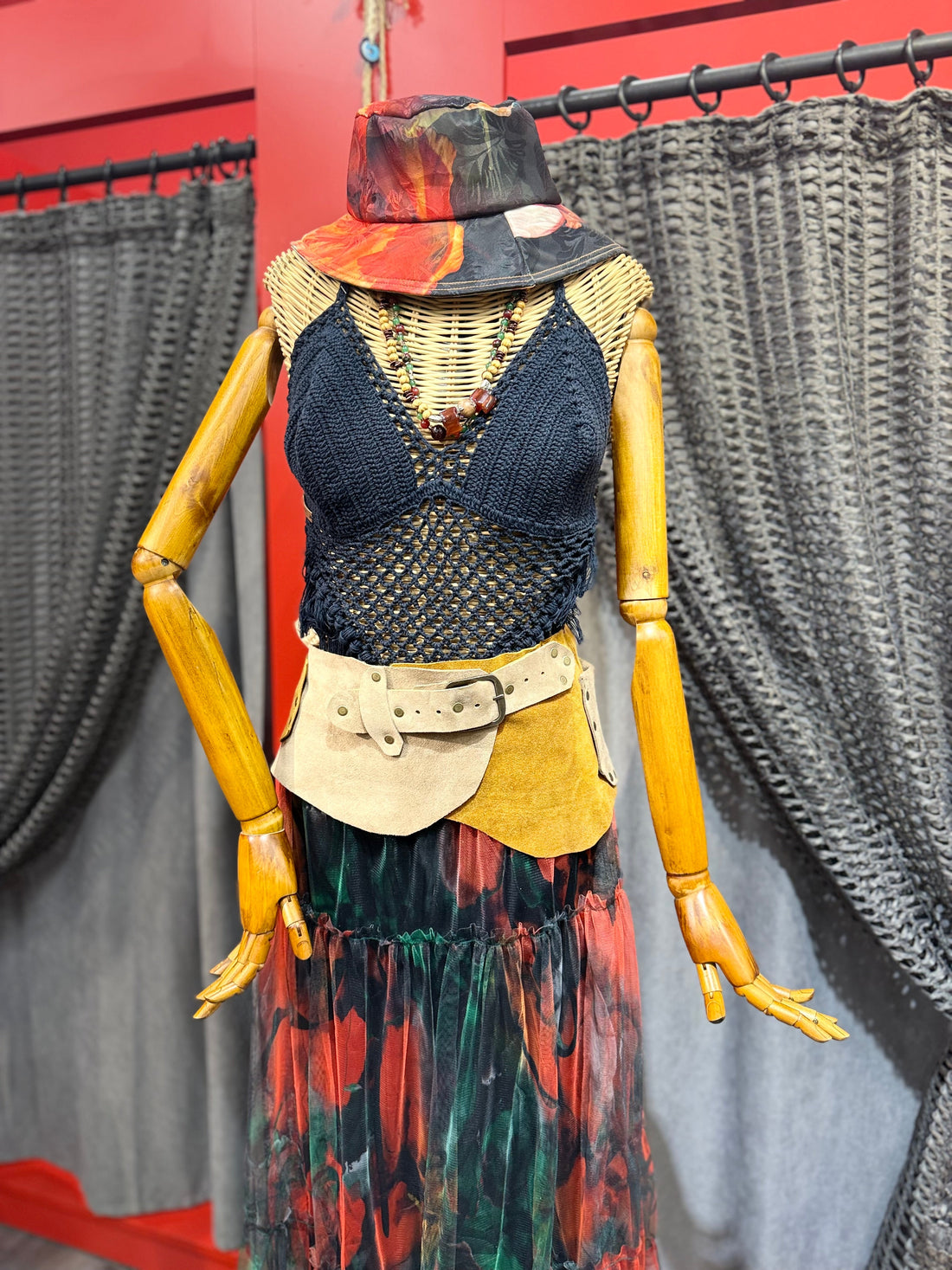 Raven Cep Detaylı Deri Kemer | Bohem Süet El Yapımı Bel Kemer Aksesuar > Kemer butik bohem giyim – Yılday Gür Butik Üsküdar Emaar