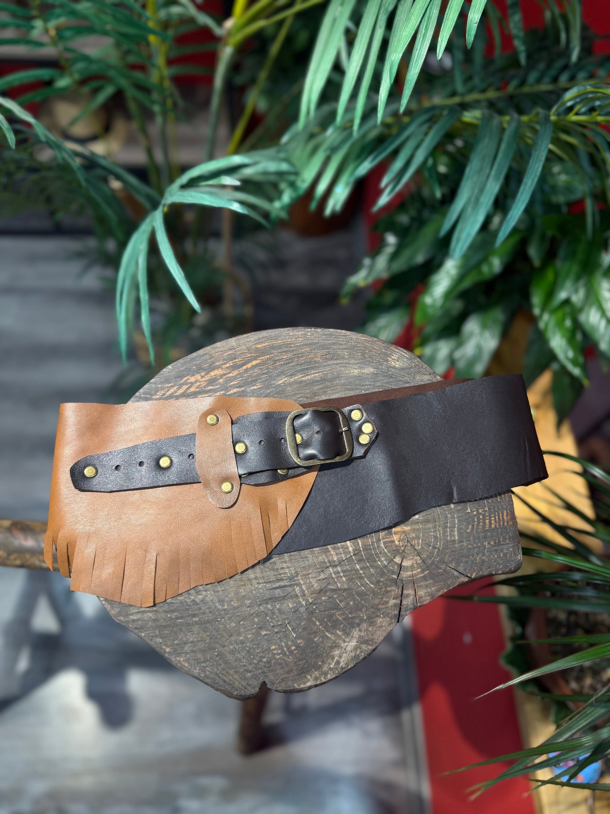 Reeve Püsküllü Hakiki Deri Bohem El Yapımı Bel Kemeri – Taba & Krem Aksesuar > Kemer butik bohem giyim – Yılday Gür Butik Üsküdar Emaar