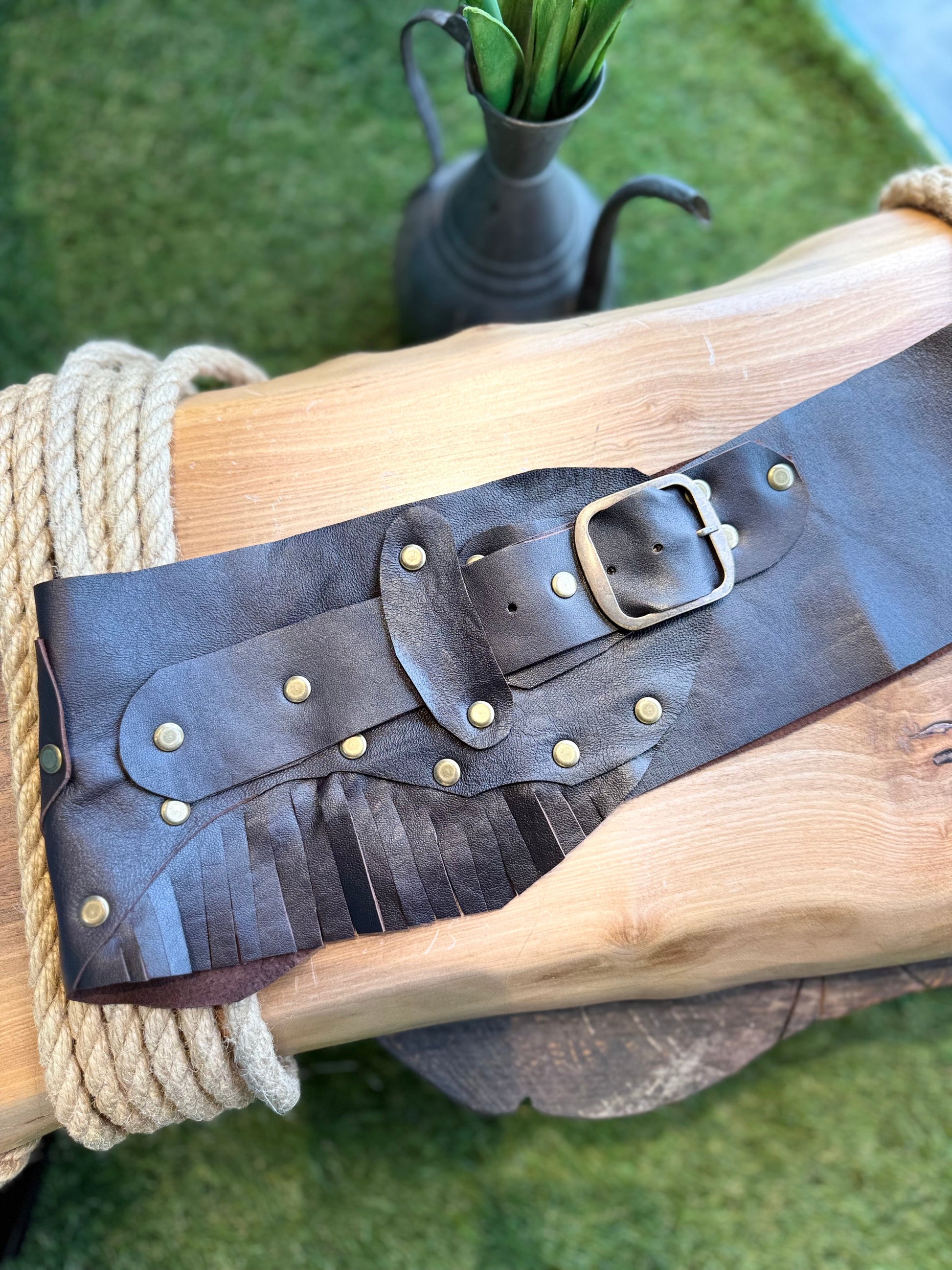 Rhoderick El Yapımı Püsküllü Hakiki Deri Bohem Korse Kemer Aksesuar > Kemer butik bohem giyim – Yılday Gür Butik Üsküdar Emaar