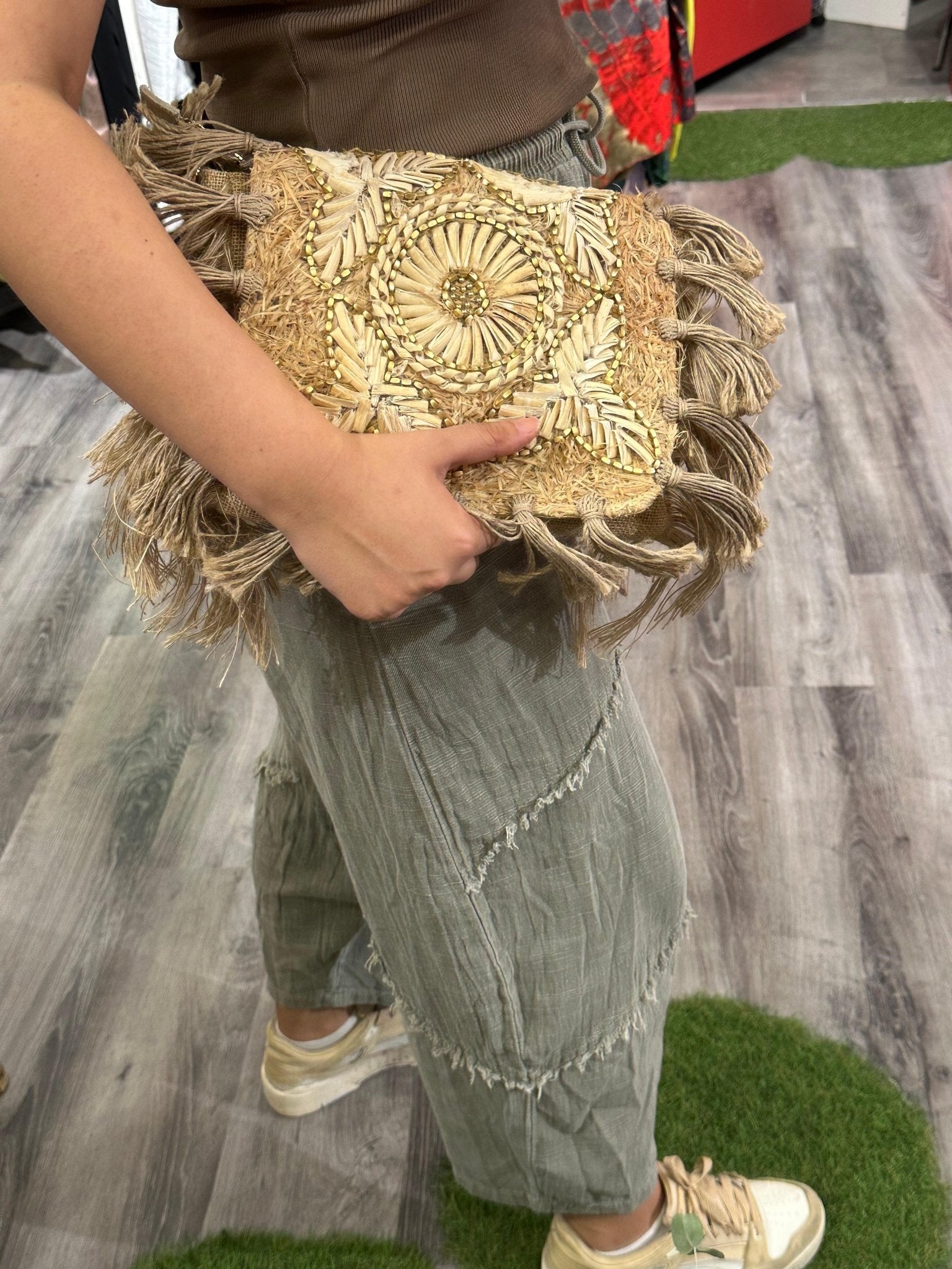 Saçaklı Hasır Çanta - Özel Tasarım, Şık ve Doğal Aksesuarlar butik bohem giyim – Yılday Gür Butik Üsküdar Emaar