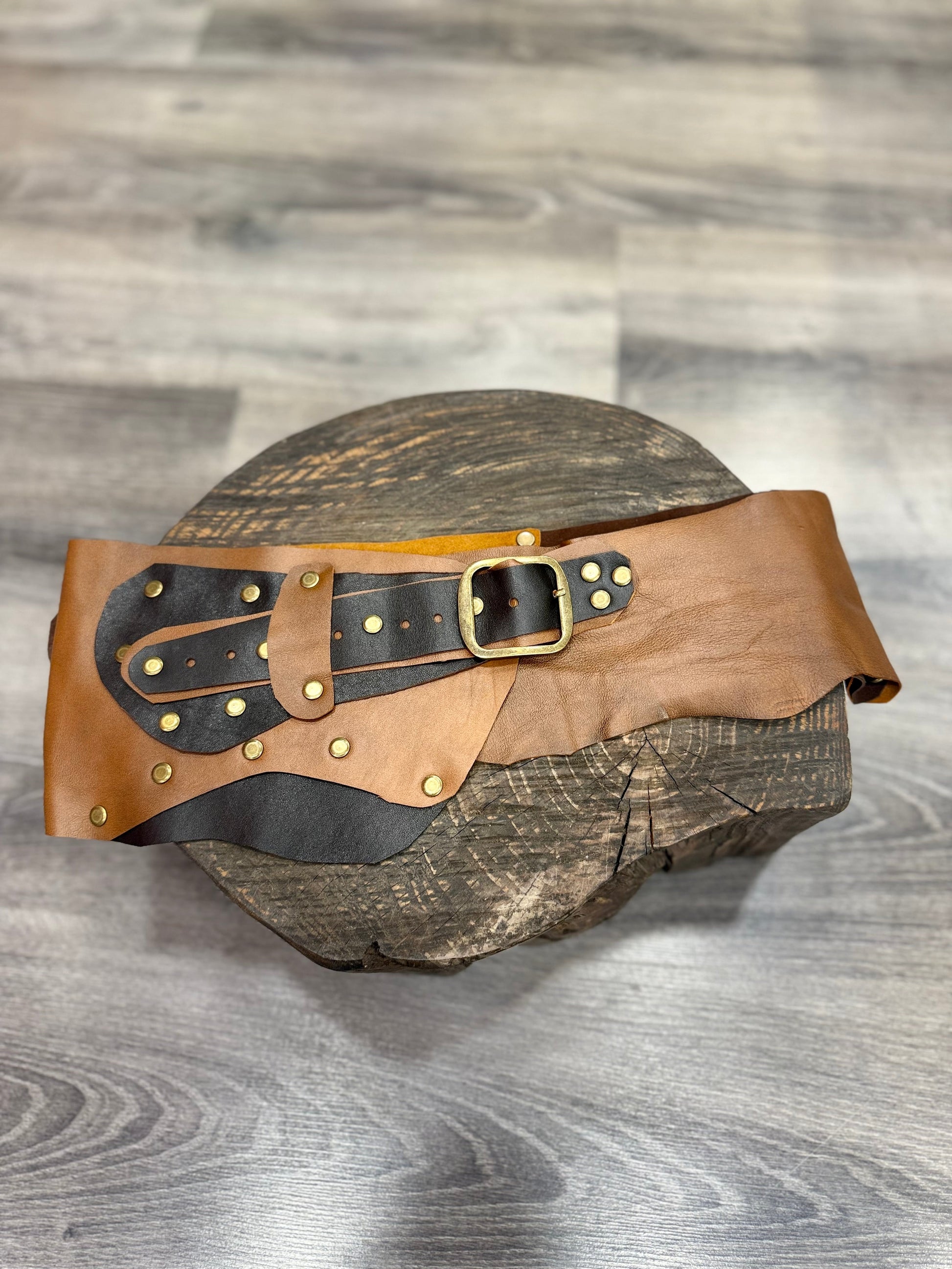 Saddle Brown Hakiki Deri El Yapımı Western Kemer – Vintage Kahve Aksesuar > Kemer butik bohem giyim – Yılday Gür Butik Üsküdar Emaar