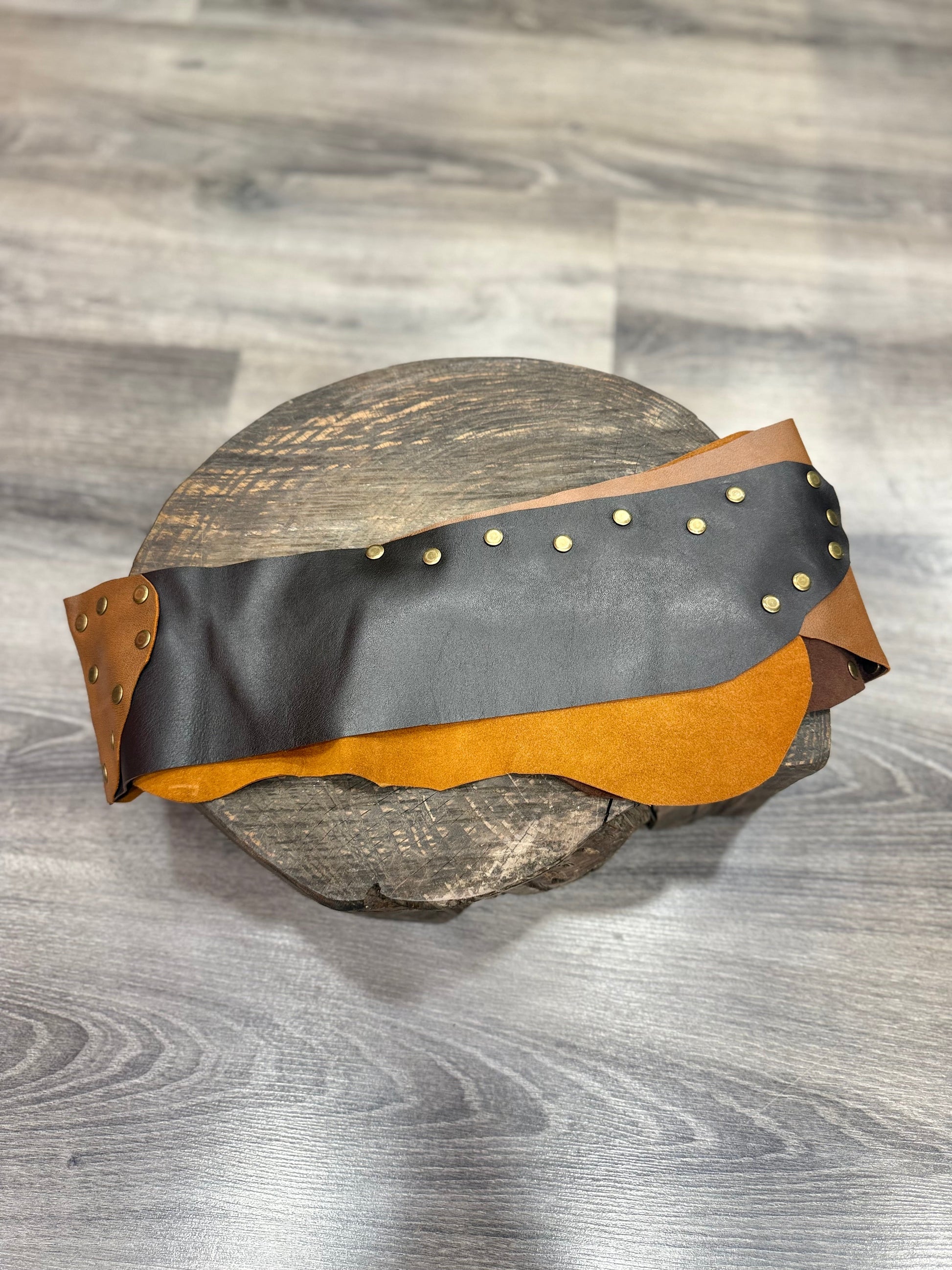 Saddle Brown Hakiki Deri El Yapımı Western Kemer – Vintage Kahve Aksesuar > Kemer butik bohem giyim – Yılday Gür Butik Üsküdar Emaar