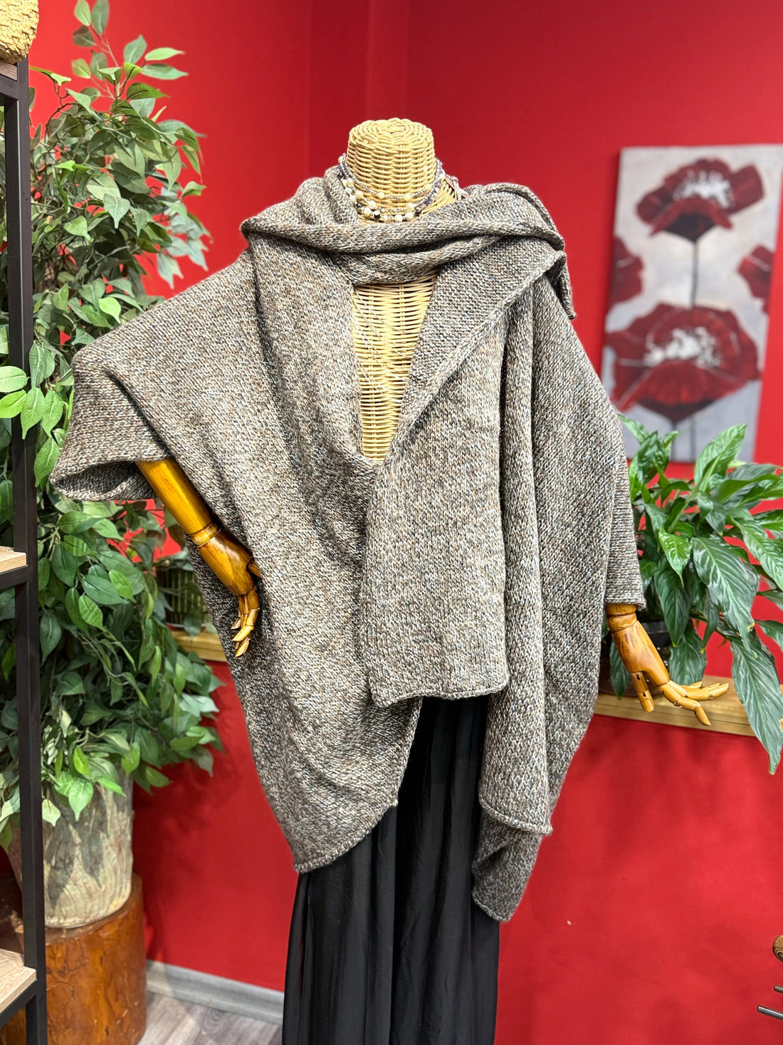 Şal Detaylı Yün Panço Hırka | Çok Yönlü Kullanıma Sahip Yün Karışımlı Model Giyim > Üst Giyim > Kazak & Hırka > Hırka butik bohem giyim – Yılday Gür Butik Üsküdar Emaar