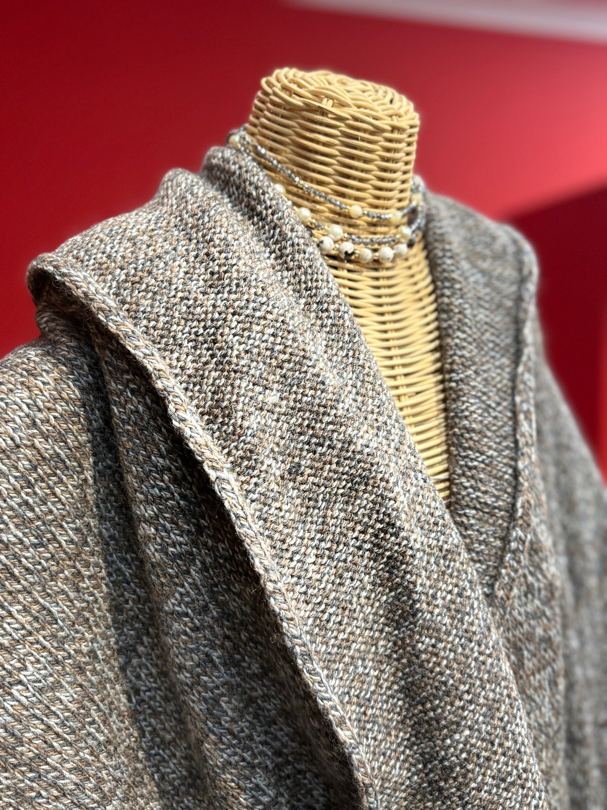 Şal Detaylı Yün Panço Hırka | Çok Yönlü Kullanıma Sahip Yün Karışımlı Model Giyim > Üst Giyim > Kazak & Hırka > Hırka butik bohem giyim – Yılday Gür Butik Üsküdar Emaar