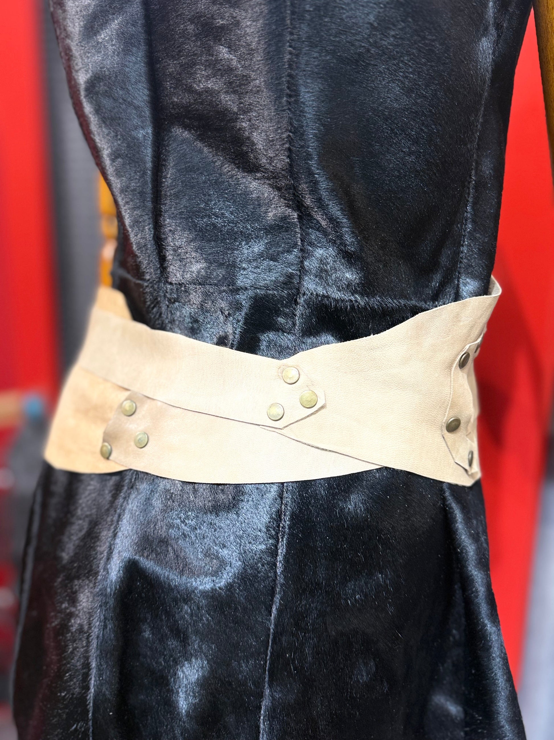 Sienna El Yapımı Bağlama Detaylı Süet Deri Kemer Aksesuar > Kemer butik bohem giyim – Yılday Gür Butik Üsküdar Emaar