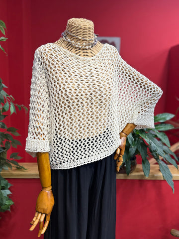 Simli Beyaz Delikli Triko Kazak | Bohem Şık Yazlık Triko Giyim > Üst Giyim > Kazak & Hırka > Kazak butik bohem giyim – Yılday Gür Butik Üsküdar Emaar