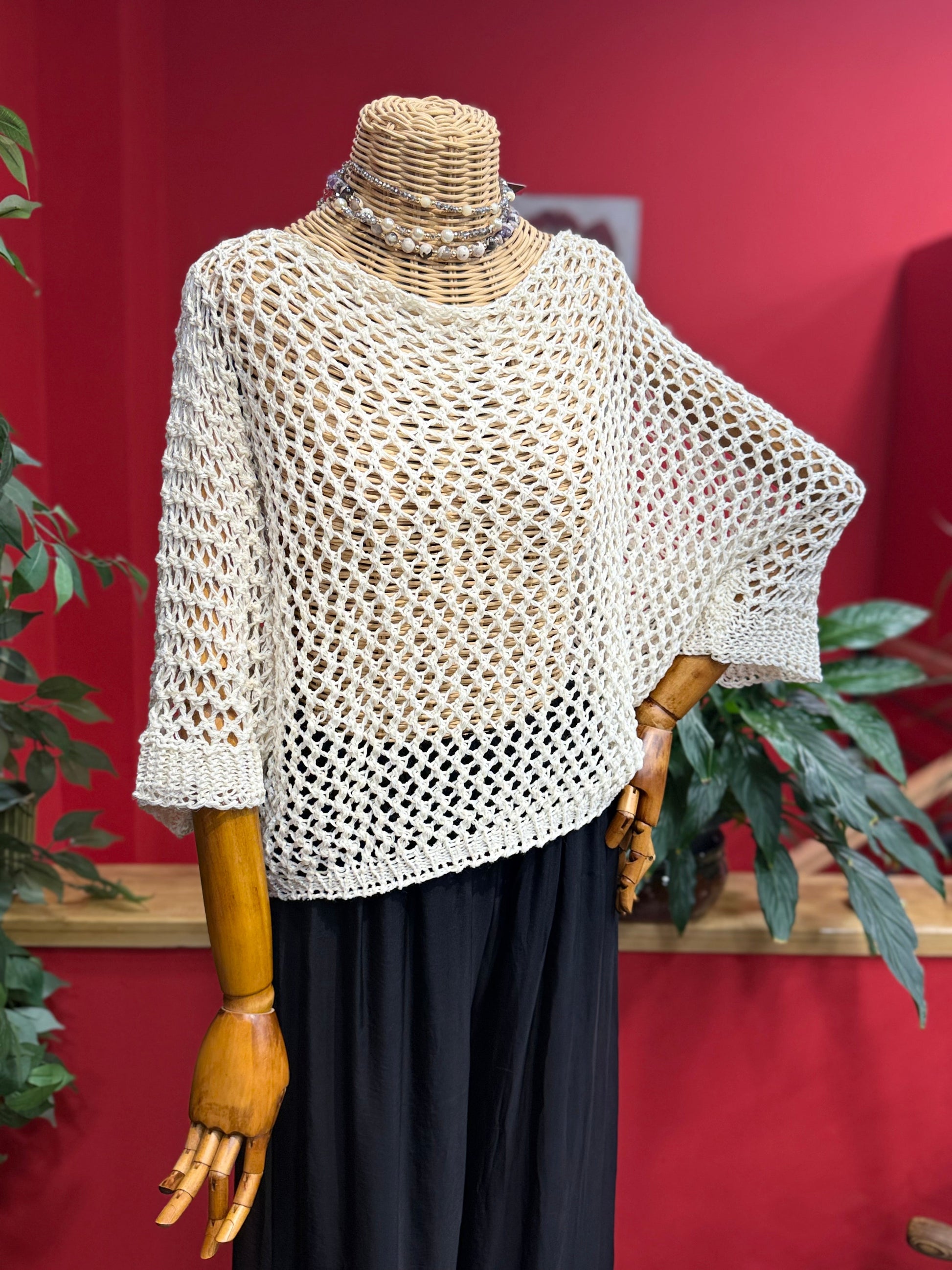 Simli Beyaz Delikli Triko Kazak | Bohem Şık Yazlık Triko Giyim > Üst Giyim > Kazak & Hırka > Kazak butik bohem giyim – Yılday Gür Butik Üsküdar Emaar