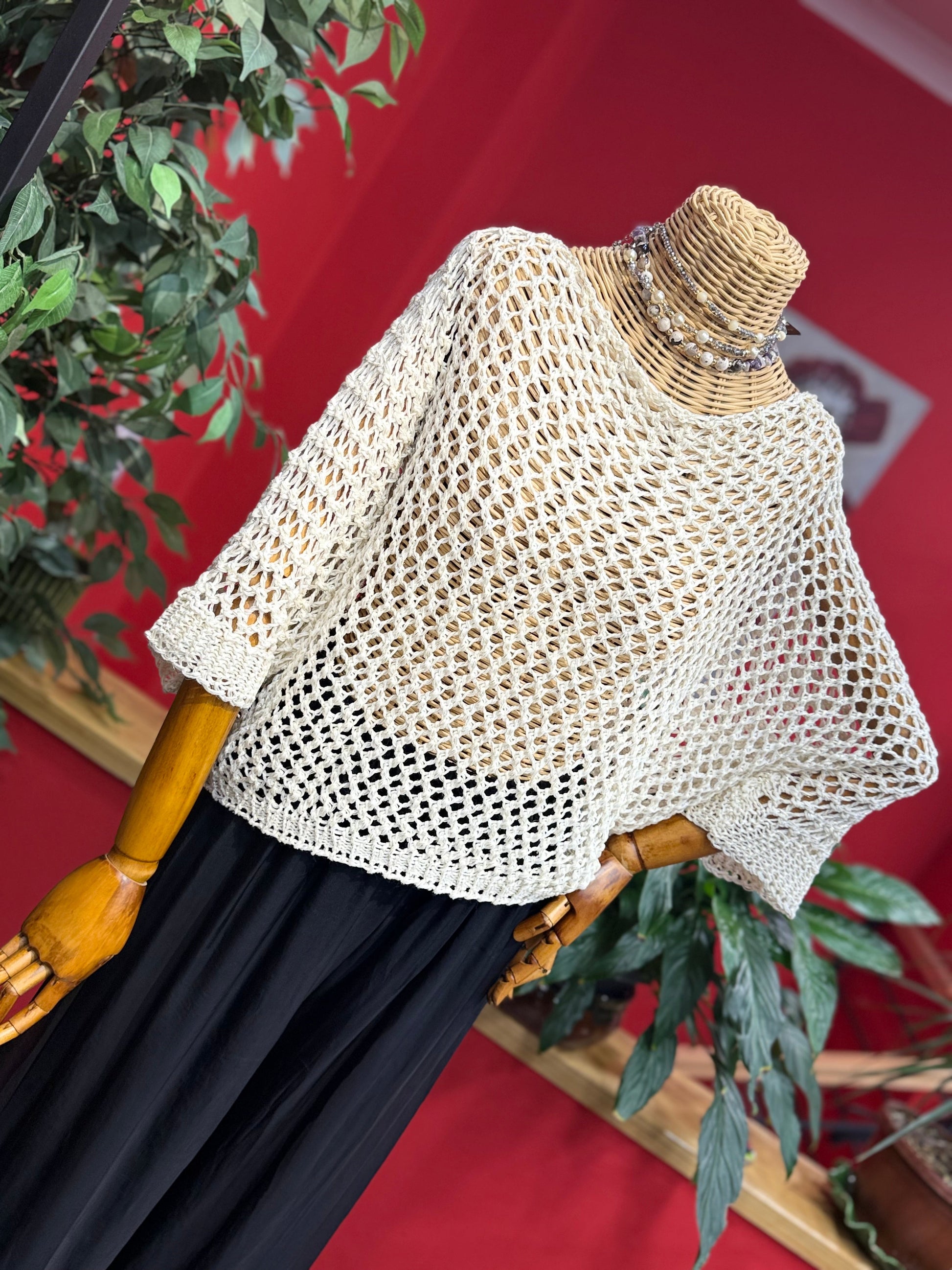 Simli Beyaz Delikli Triko Kazak | Bohem Şık Yazlık Triko Giyim > Üst Giyim > Kazak & Hırka > Kazak butik bohem giyim – Yılday Gür Butik Üsküdar Emaar