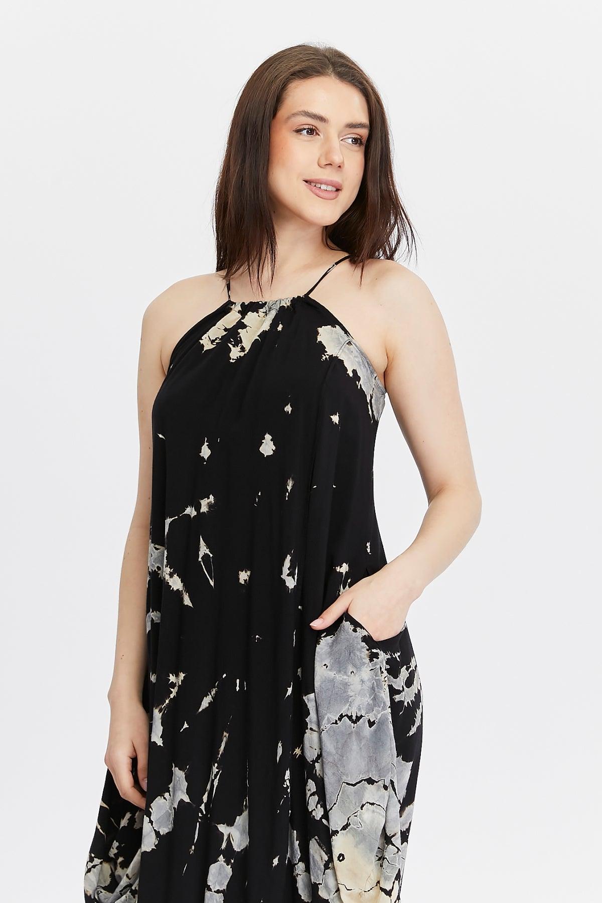 Siyah Batik Desenli Yırtmaçlı Elbise – Bohem Tarz Kadın Giyim Tasarım | Yılday Gür Butik