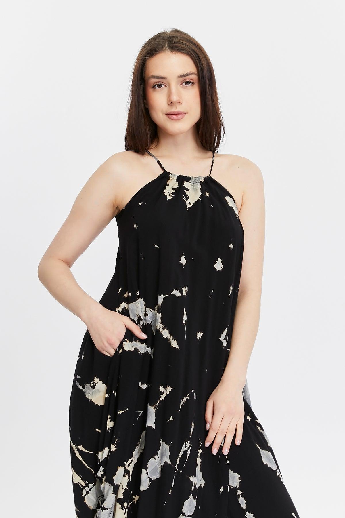 Siyah Batik Desenli Yırtmaçlı Elbise – Bohem Tarz Kadın Giyim Tasarım | Yılday Gür Butik