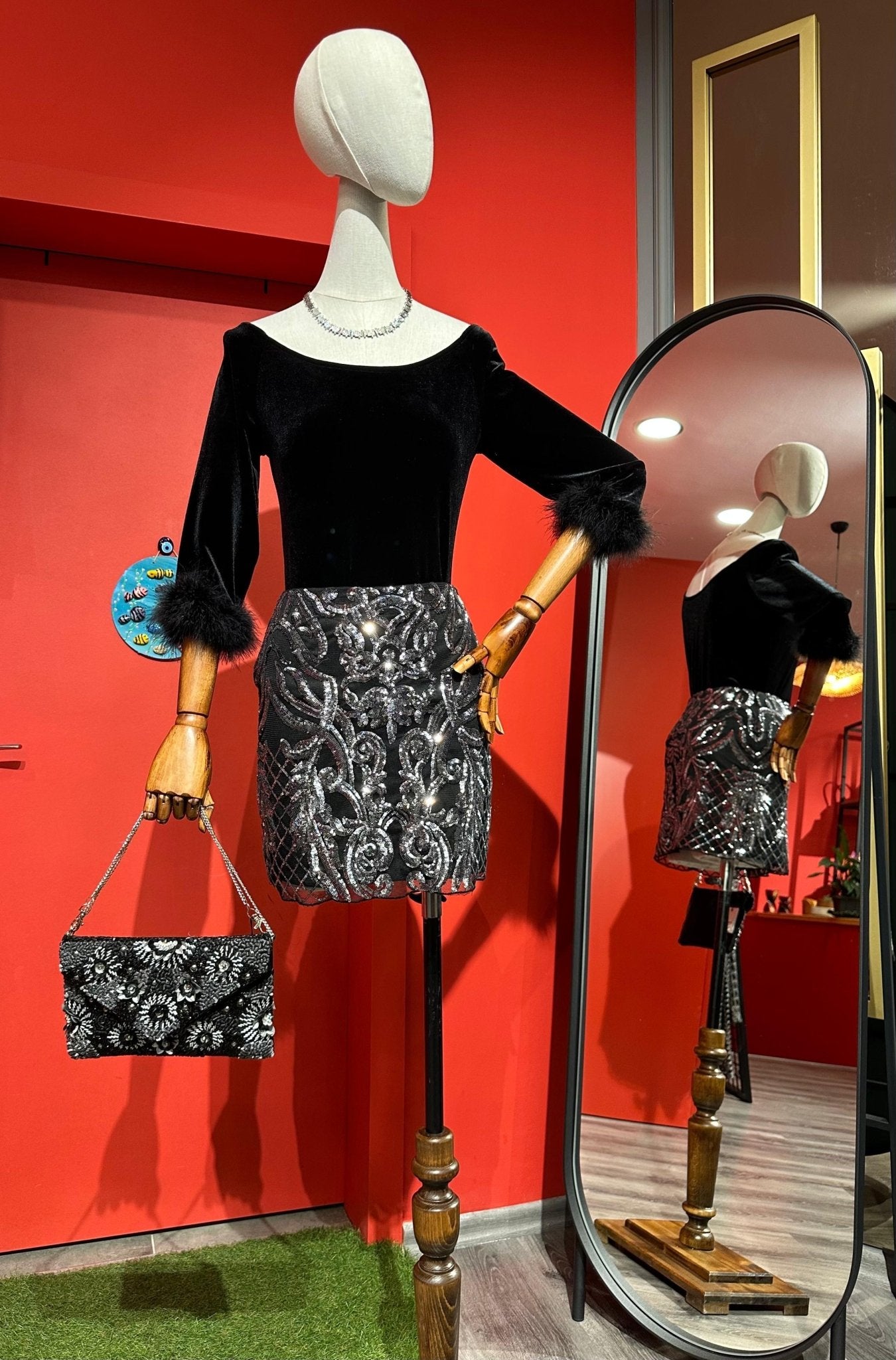 Taş İşlemeli Özel Tasarım Mini Etek - Şık ve Zarif Detaylar butik bohem giyim – Yılday Gür Butik Üsküdar Emaar