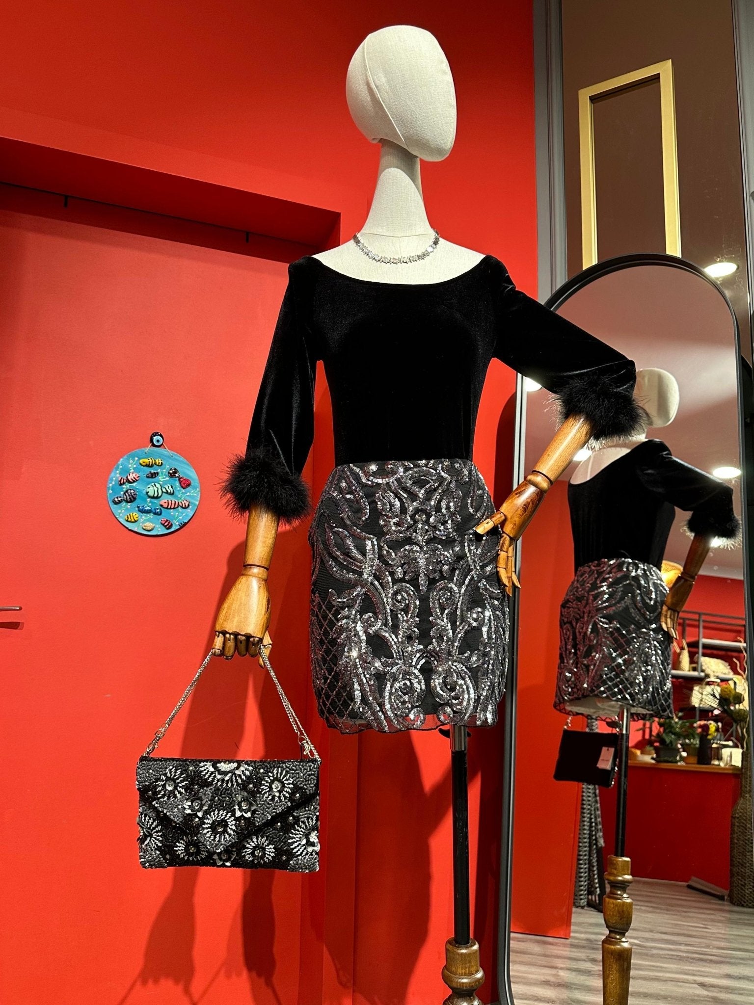 Taş İşlemeli Özel Tasarım Mini Etek - Şık ve Zarif Detaylar butik bohem giyim – Yılday Gür Butik Üsküdar Emaar