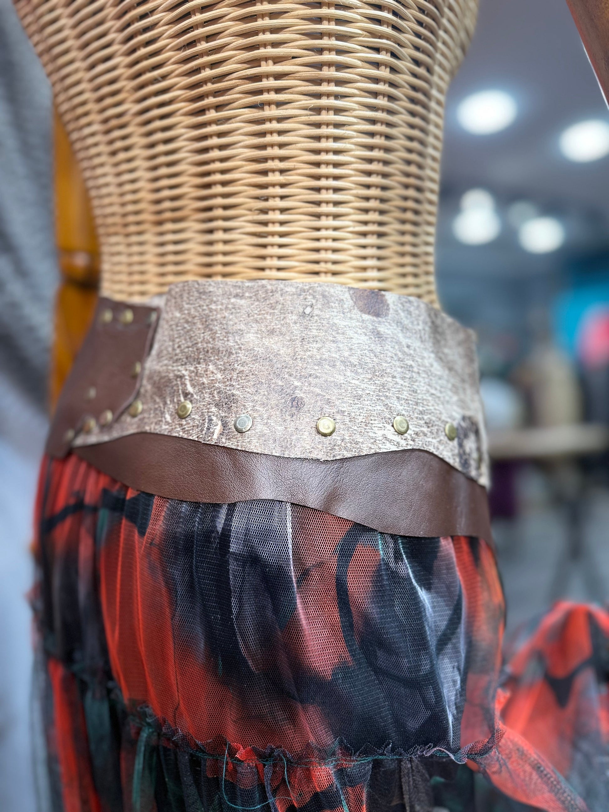 Tucson Deri Kemer | Çift Ton Hakiki Deri El Yapımı Bohem Bel Kemer Aksesuar > Kemer butik bohem giyim – Yılday Gür Butik Üsküdar Emaar