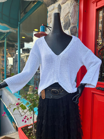 V Yaka Beyaz Triko - Şık ve Rahat Tasarım Giyim > Üst Giyim > Kazak & Hırka > Kazak butik bohem giyim – Yılday Gür Butik