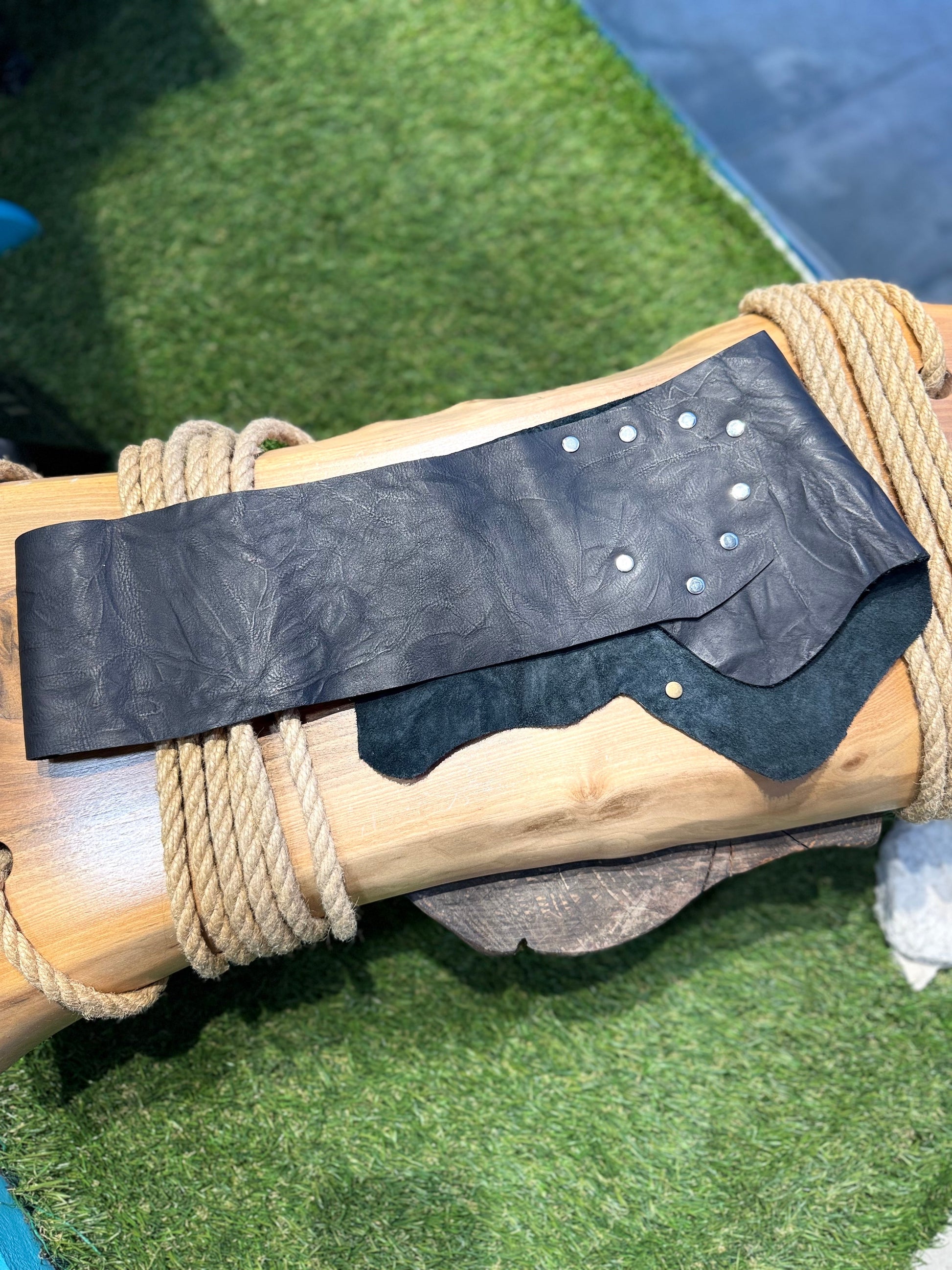 Victor El Yapımı Bohem Deri Kemer - Etnik Tasarım Vintage Siyah Kemer – Bohem Tarz Kadın Giyim Tasarım | Yılday Gür Butik