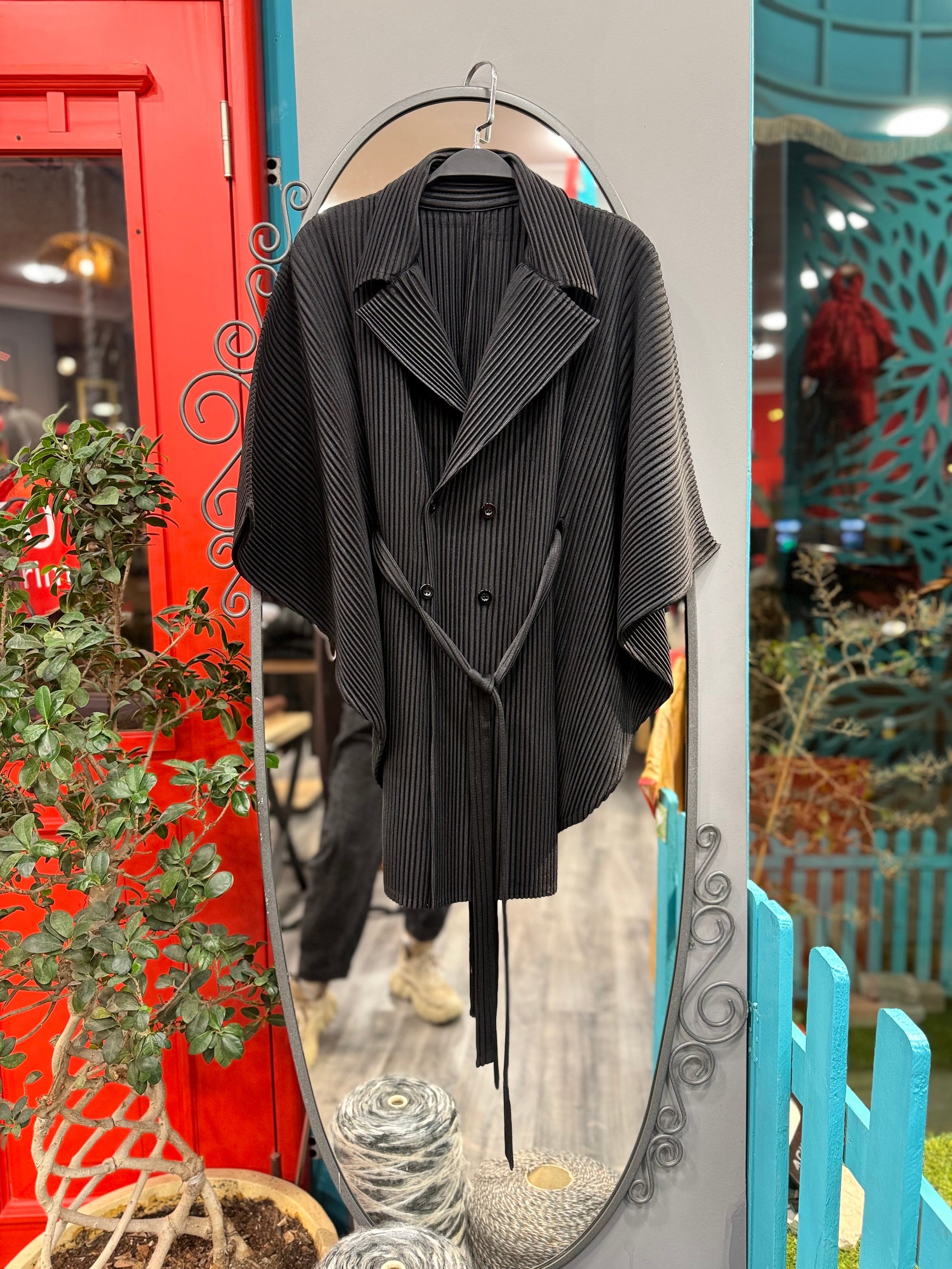 Yarasa Kollu Piliseli Kuşaklı Tasarım Ceket – Bohem Tarz Kadın Giyim Tasarım | Yılday Gür Butik
