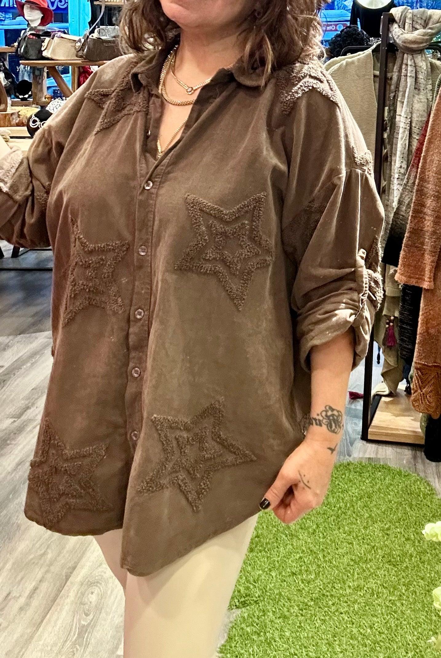 Yıldız Desenli Kahverengi Kadife Gömlek - İthal Ürün, Şık ve Rahat Tasarım Giyim > Üst Giyim > Gömlek butik bohem giyim – Yılday Gür Butik Üsküdar Emaar