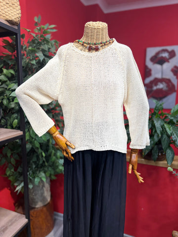 Yuvarlak Yaka Beyaz Triko Kazak Giyim > Üst Giyim > Kazak & Hırka > Kazak butik bohem giyim – Yılday Gür Butik Üsküdar Emaar