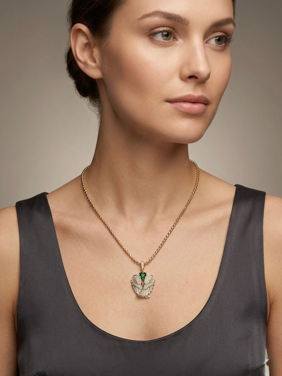 Zümrüt Yeşili Kristal Taşlı Melek Kanadı Kolye - Özel Tasarım Altın Kaplama Aksesuarlar > Takılar > Kolye butik bohem giyim – Yılday Gür Butik Üsküdar Emaar